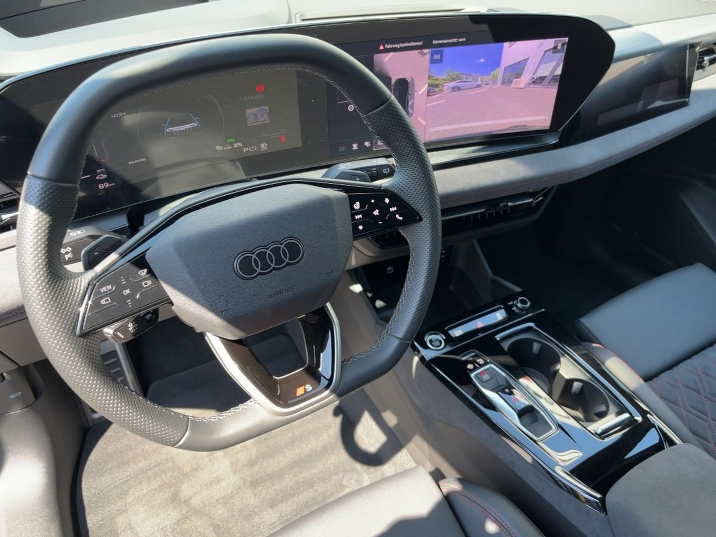 Bild über Audi Q6 SUV e-tron e-tron performance - für weitere Informationen kontaktieren Sie den Audi Partner