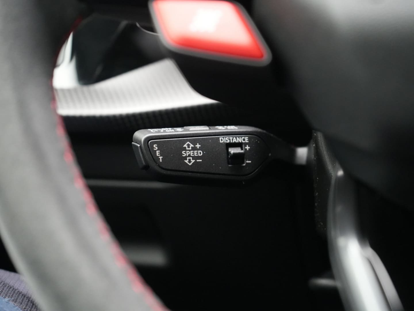 Bild über Audi RS 3 Sportback TFSI quattro 294 kW S tronic - für weitere Informationen kontaktieren Sie den Audi Partner