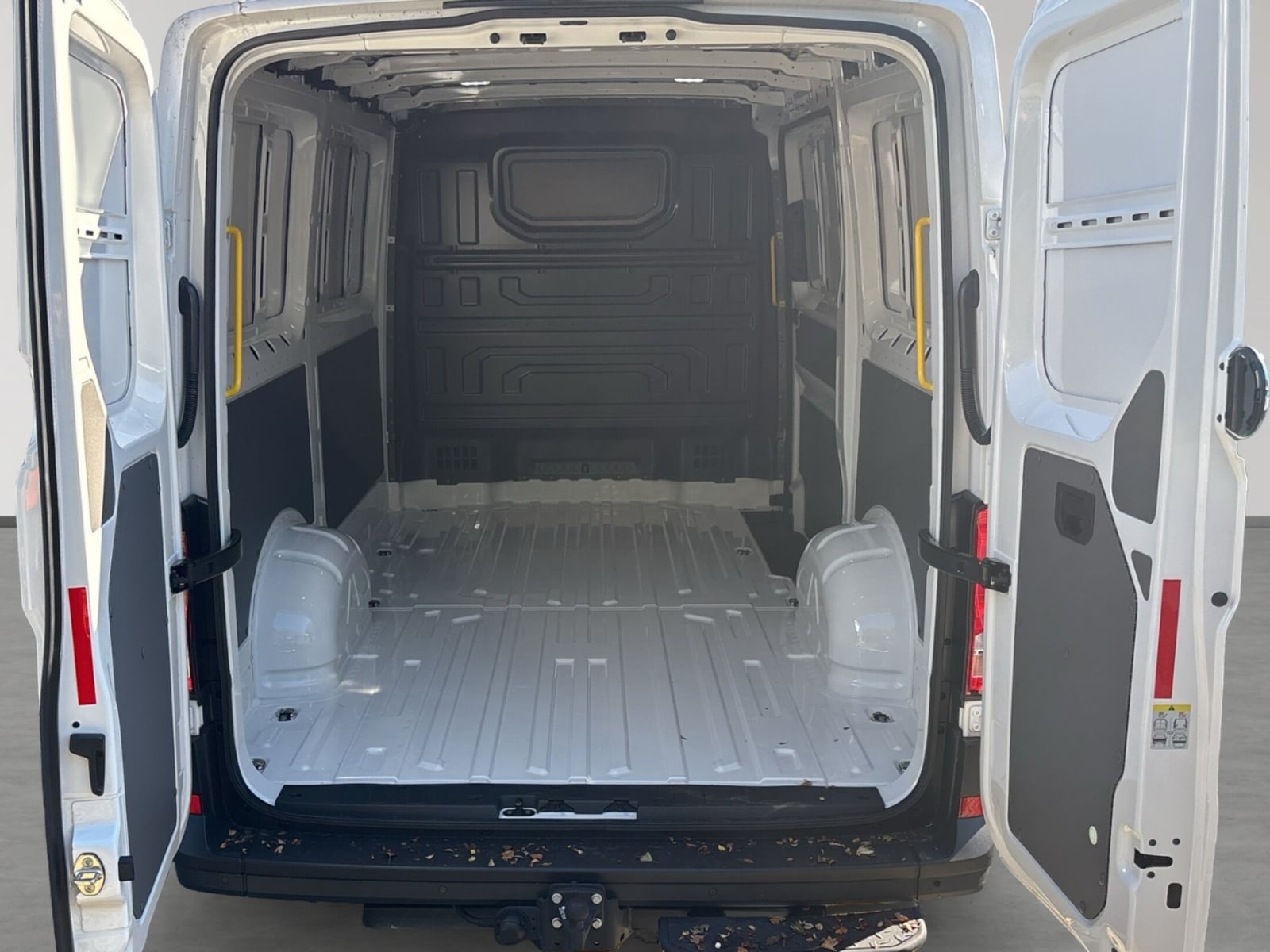 Volkswagen Crafter Kasten mittlerer Radstand – Bild 9