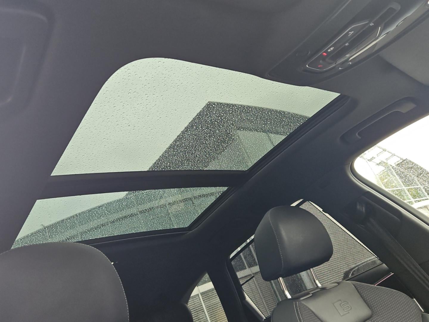 Bild über Audi A4 Avant S line 40 TFSI S tronic - für weitere Informationen kontaktieren Sie den Audi Partner
