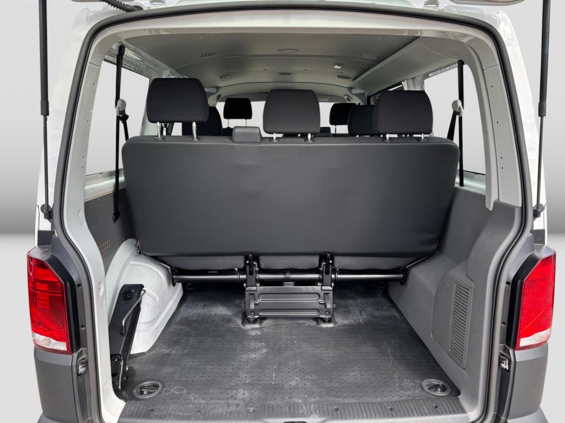 Volkswagen T6.1 Transporter Kombi kurzer Radstand
