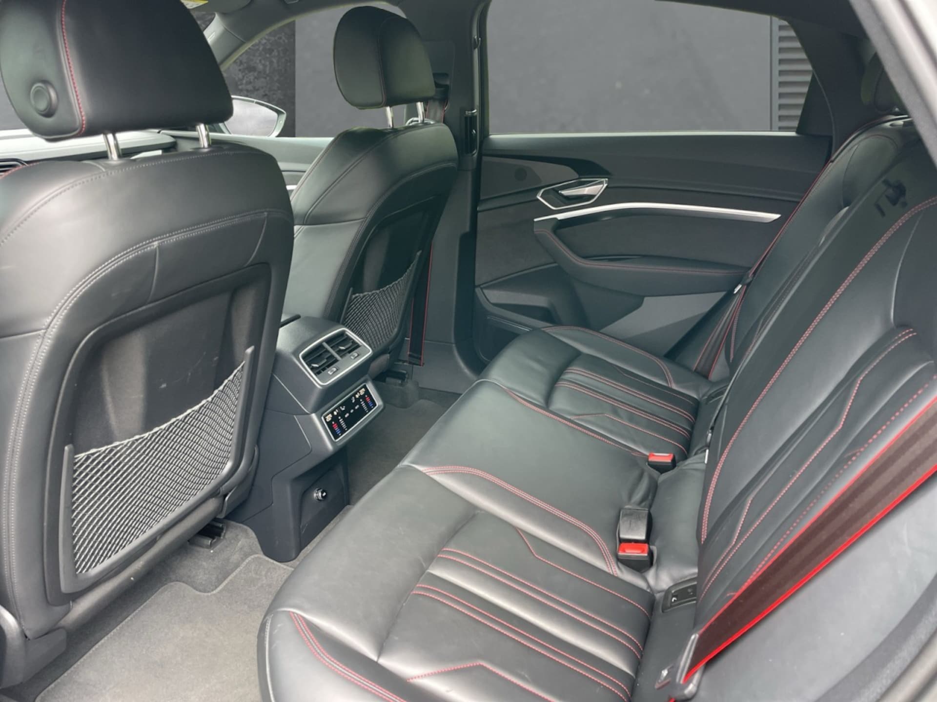 Audi Q8 Sportback e-tron S line