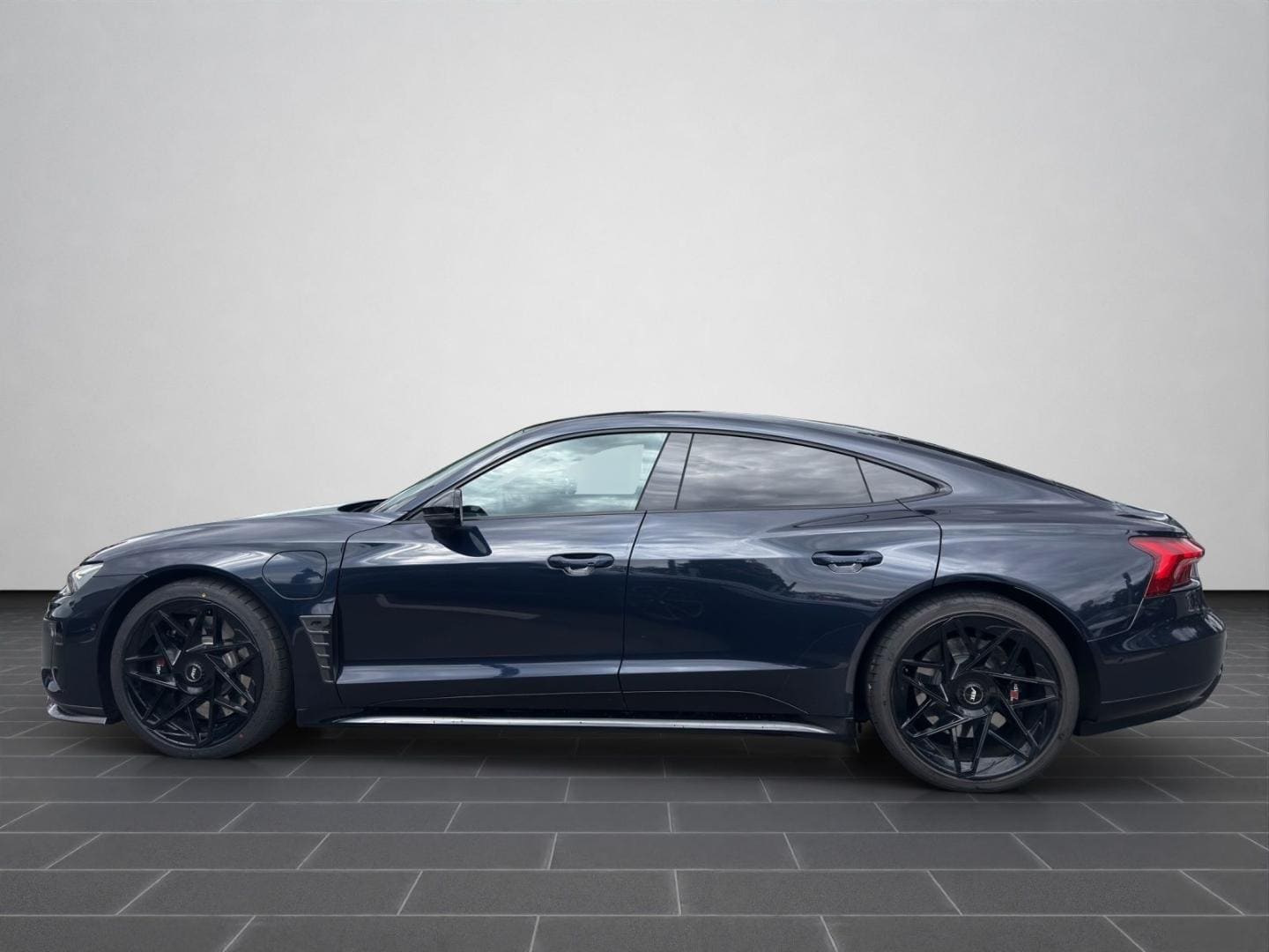 Bild über Audi RS e-tron GT e-tron quattro - für weitere Informationen kontaktieren Sie den Audi Partner