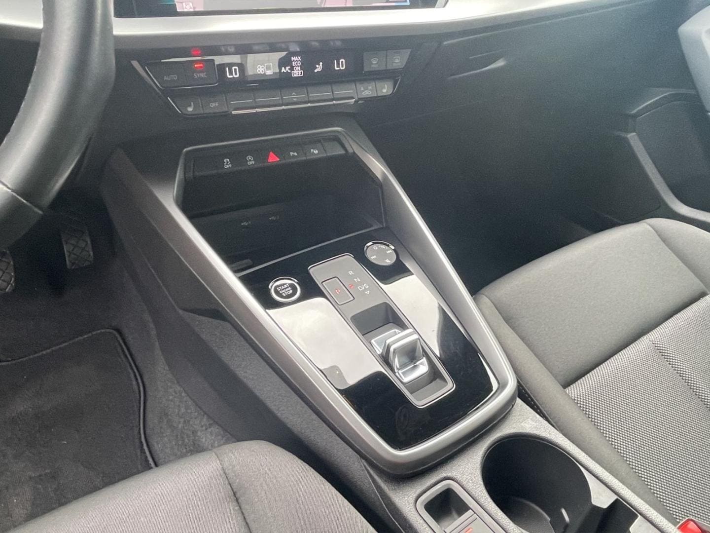 Bild über Audi A3 Sportback 35 TFSI S tronic - für weitere Informationen kontaktieren Sie den Audi Partner