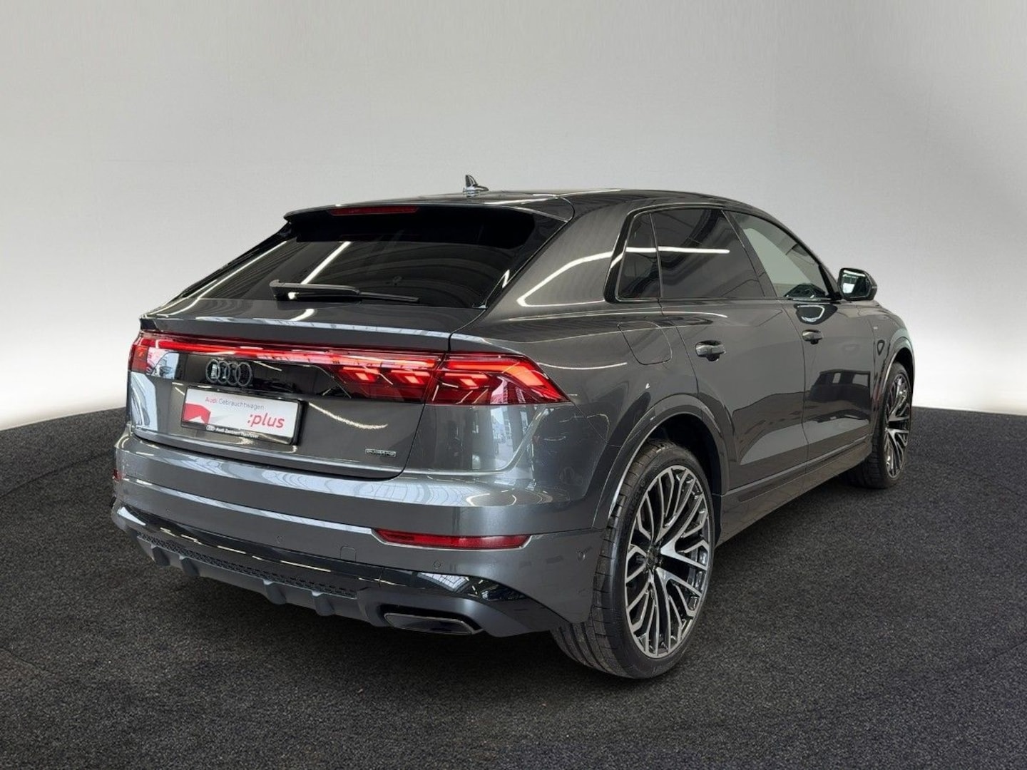 Bild über Audi Q8 SUV S line business TDI quattro 210 kW tiptronic - für weitere Informationen kontaktieren Sie den Audi Partner