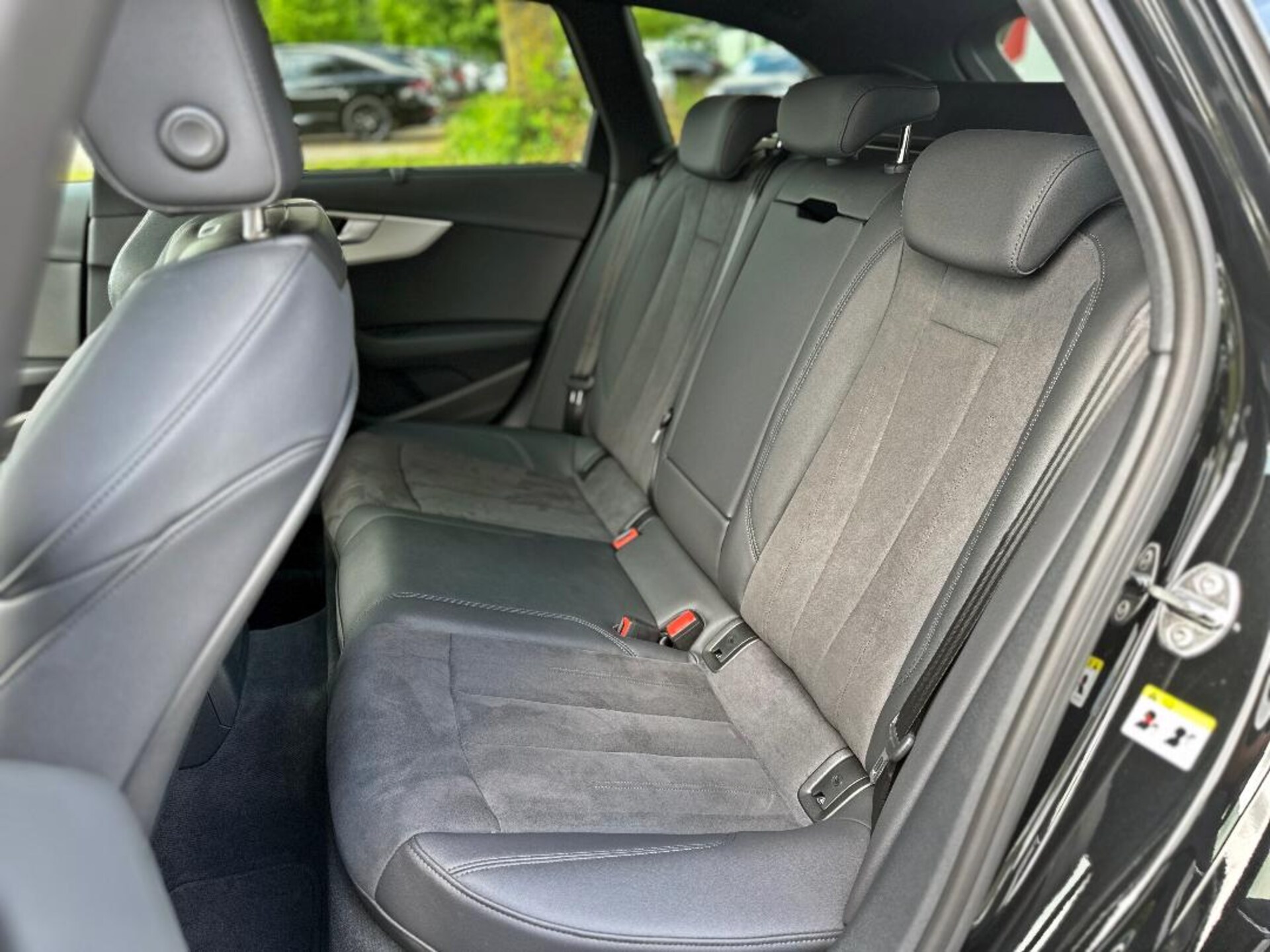 Audi A4 Avant S line