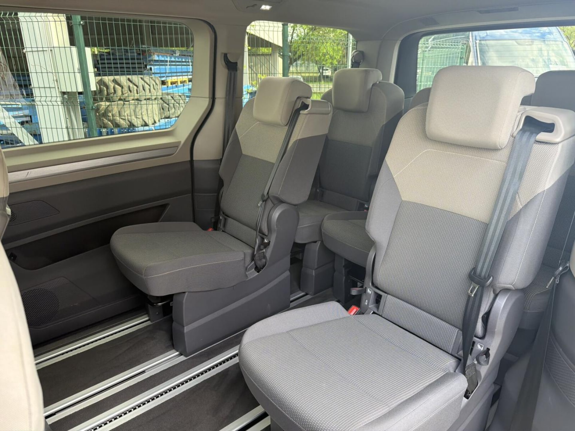 Volkswagen Multivan długi rozstaw osi Life