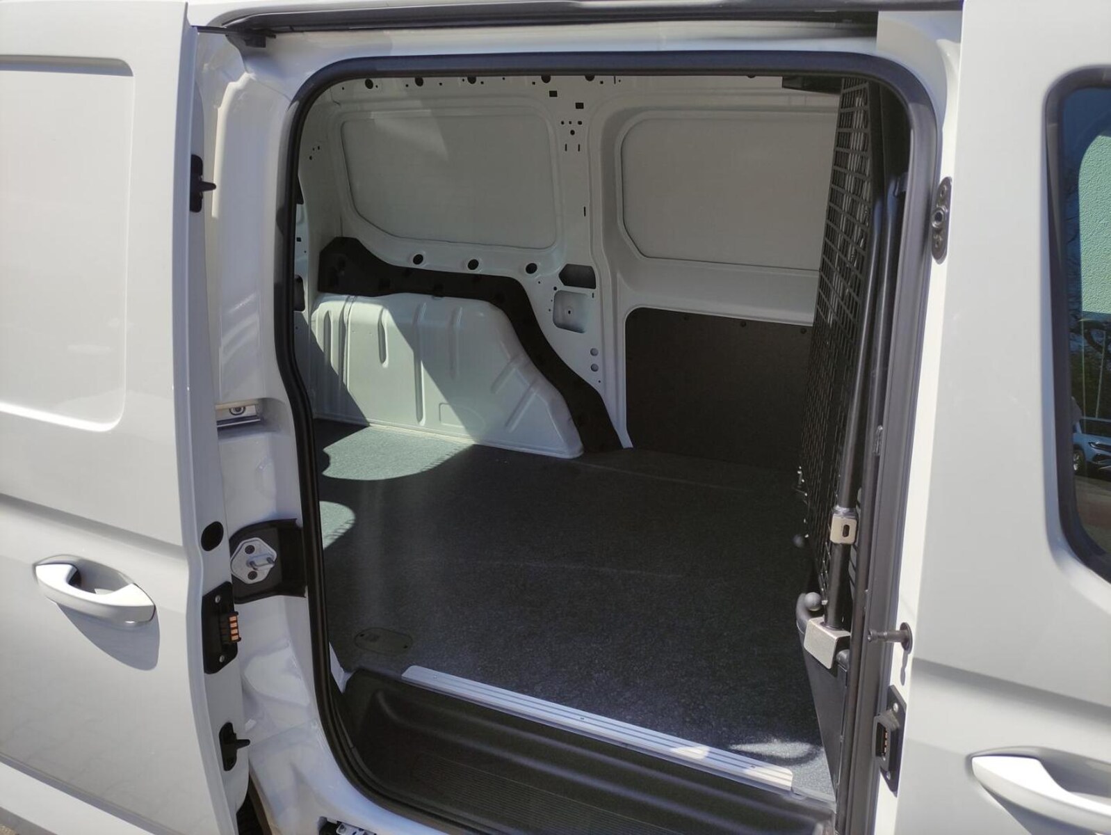 Volkswagen Caddy Maxi Cargo – Bild 11