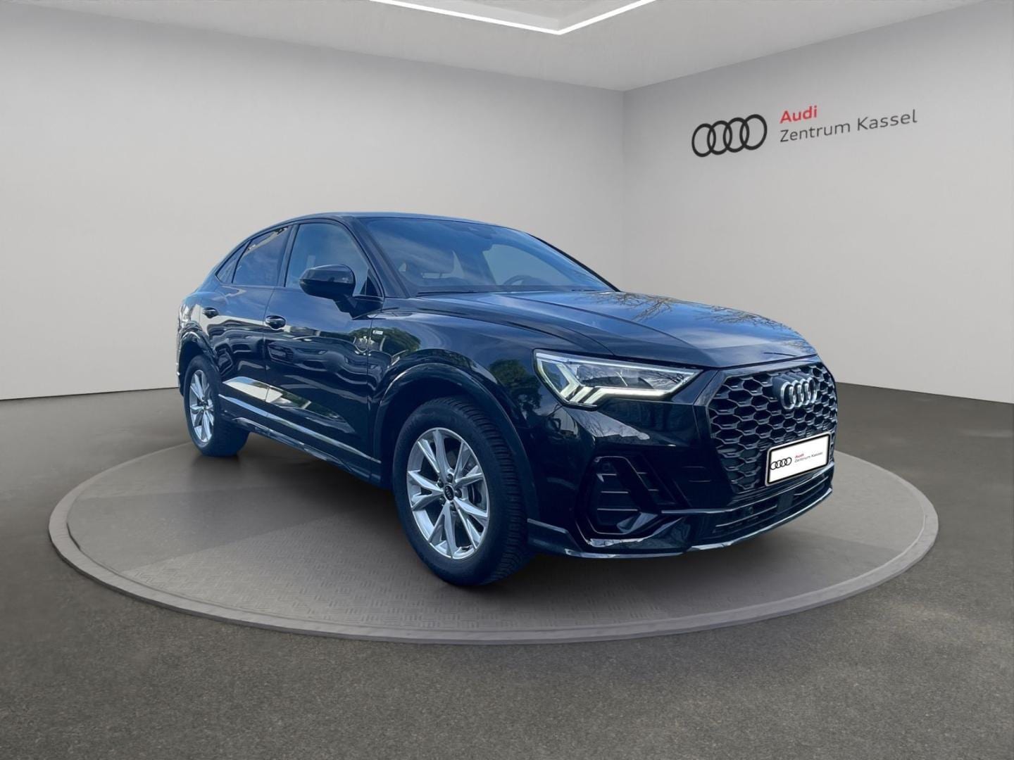 Bild über Audi Q3 Sportback S line 35 TFSI S tronic - für weitere Informationen kontaktieren Sie den Audi Partner
