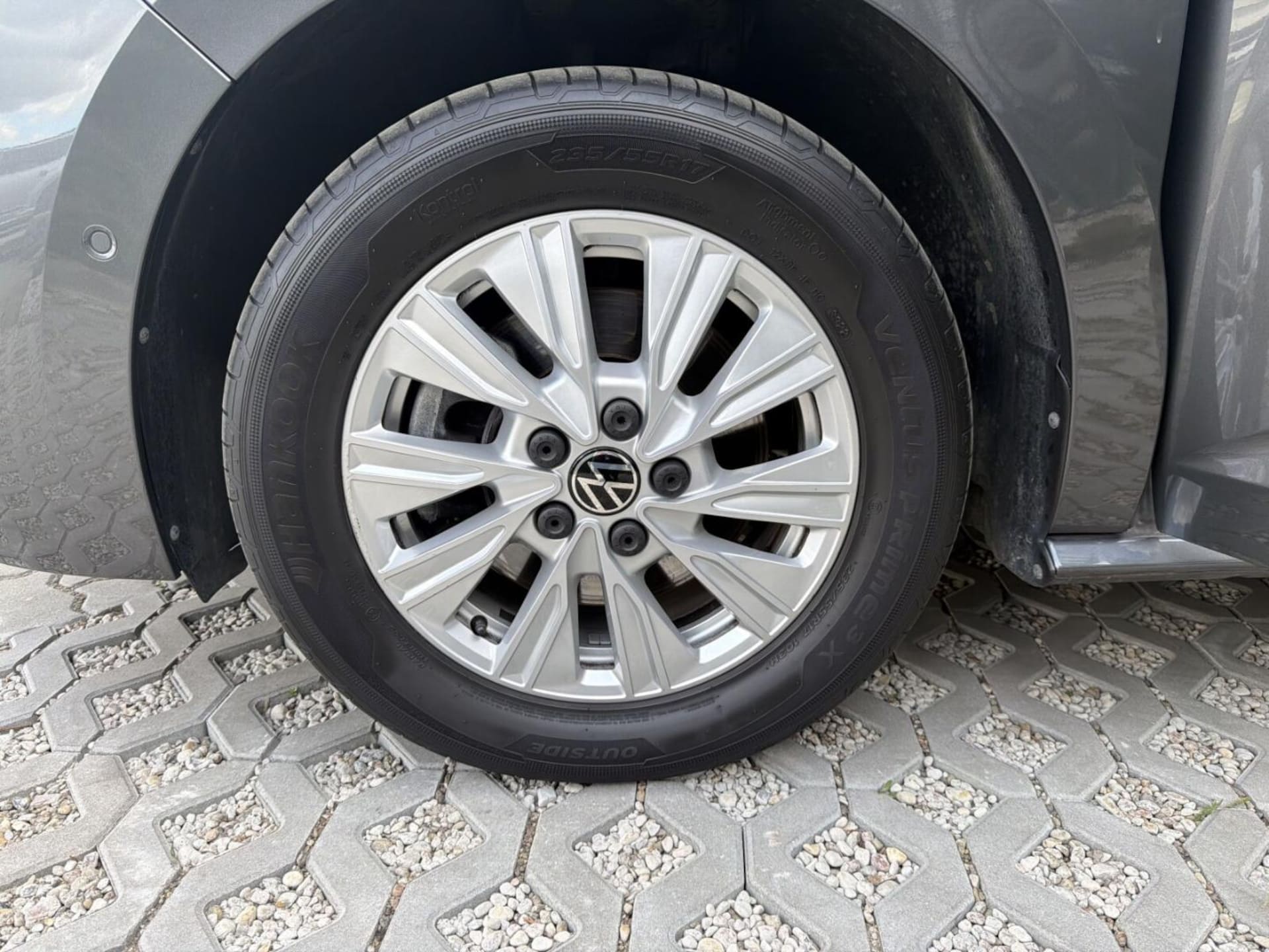 Volkswagen Multivan długi rozstaw osi Life