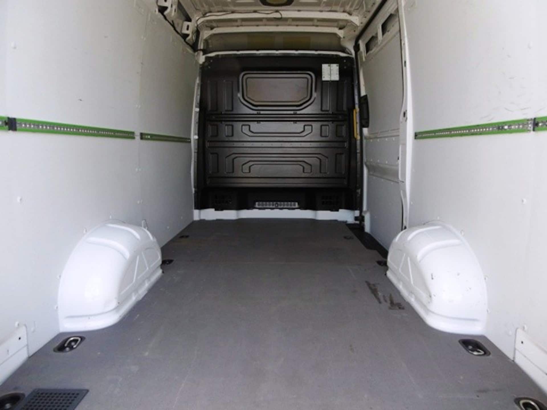 Volkswagen Crafter Kasten mittlerer Radstand