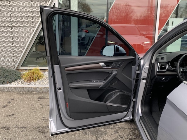 2022 Audi Q5 Premium Plus - Photo 11