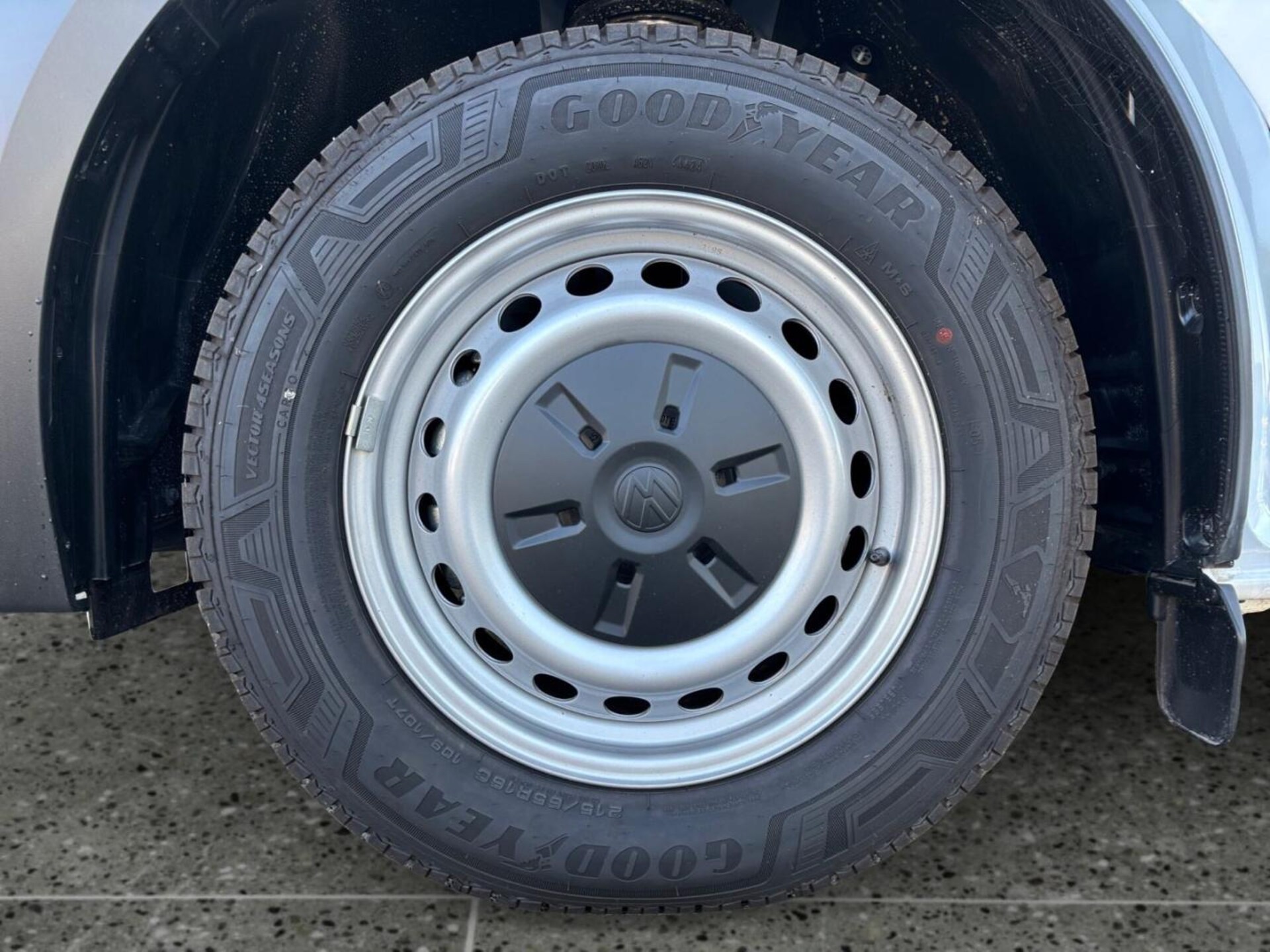 Volkswagen Transporter Kasten kurzer Radstand
