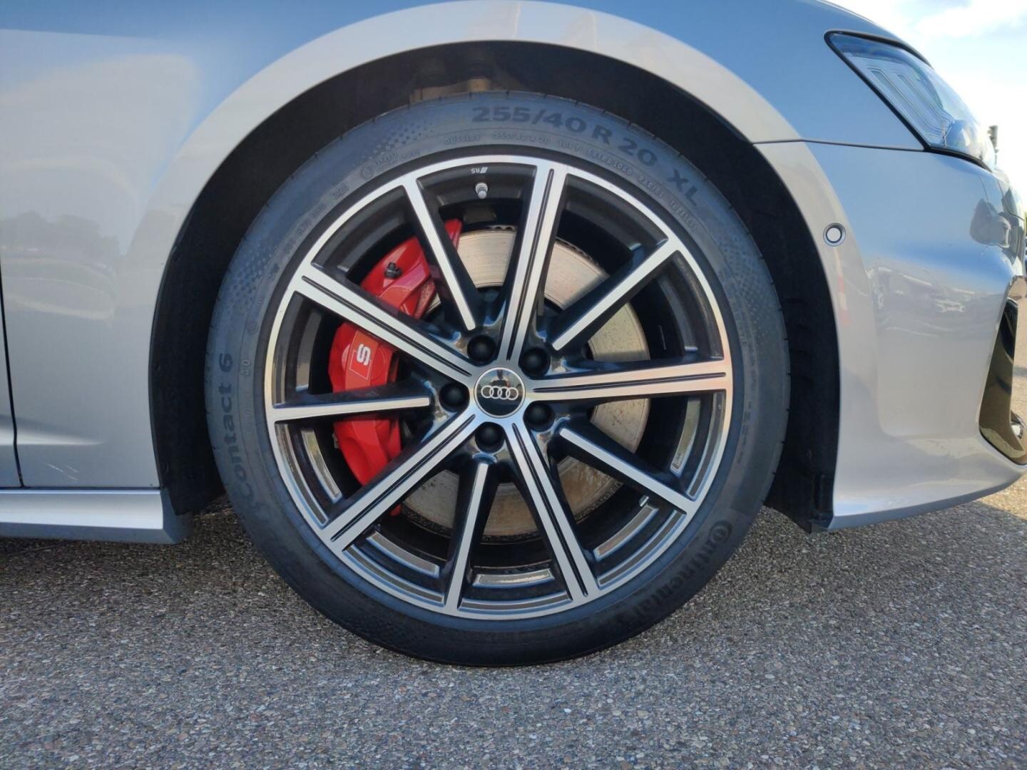 Bild über Audi S6 Avant TDI quattro tiptronic - für weitere Informationen kontaktieren Sie den Audi Partner