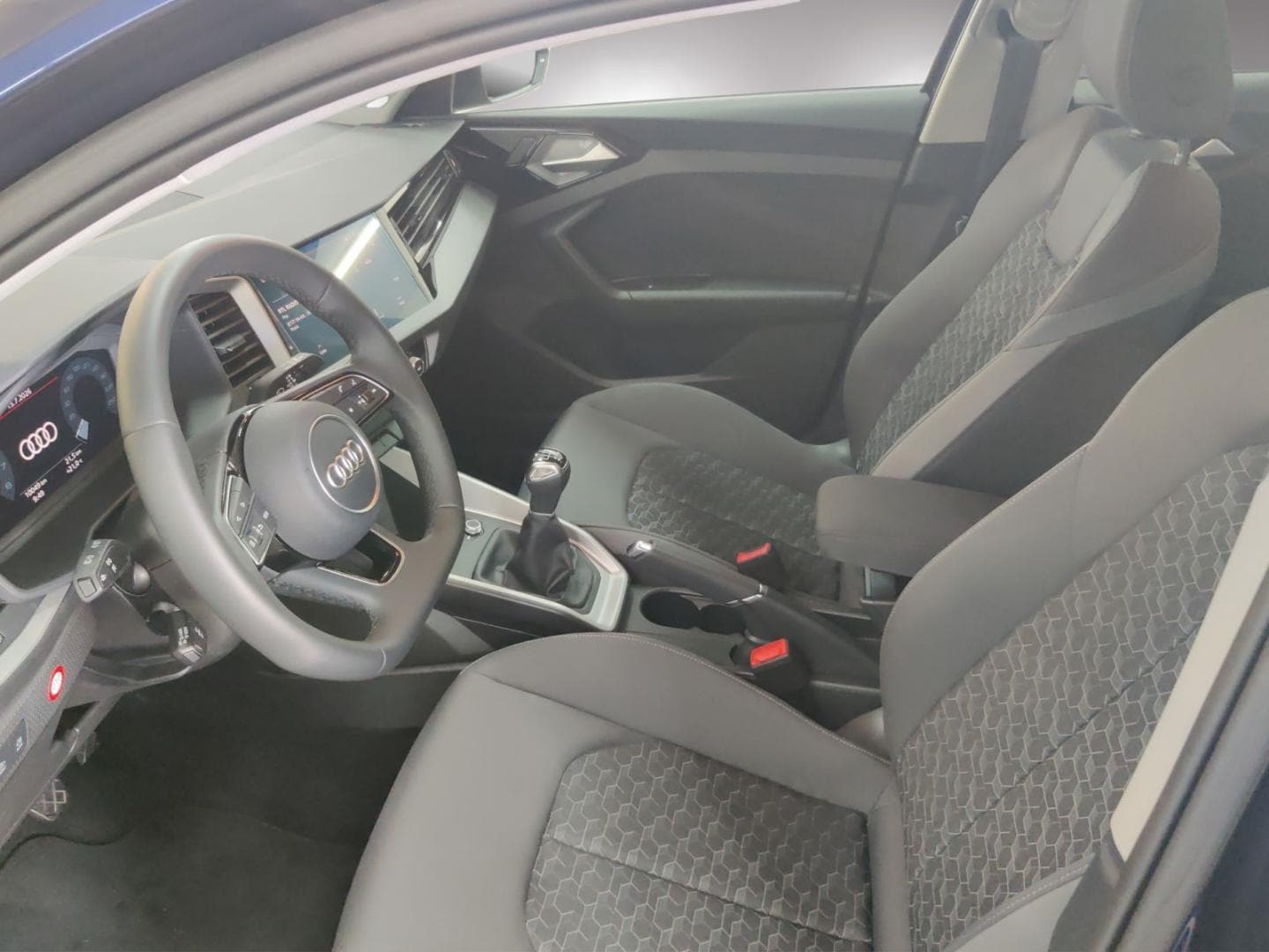 Bild über Audi A1 Sportback S line 30 TFSI Schaltgetriebe - für weitere Informationen kontaktieren Sie den Audi Partner
