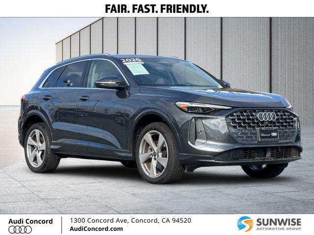 2025 Audi Q5 40 Premium Plus's photo
