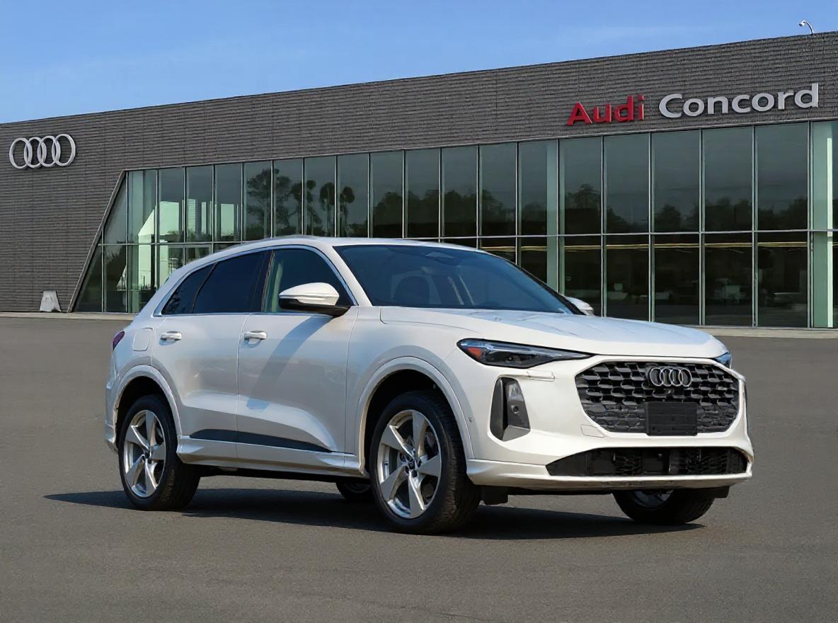 2025 Audi Q5 40 Premium Plus's photo