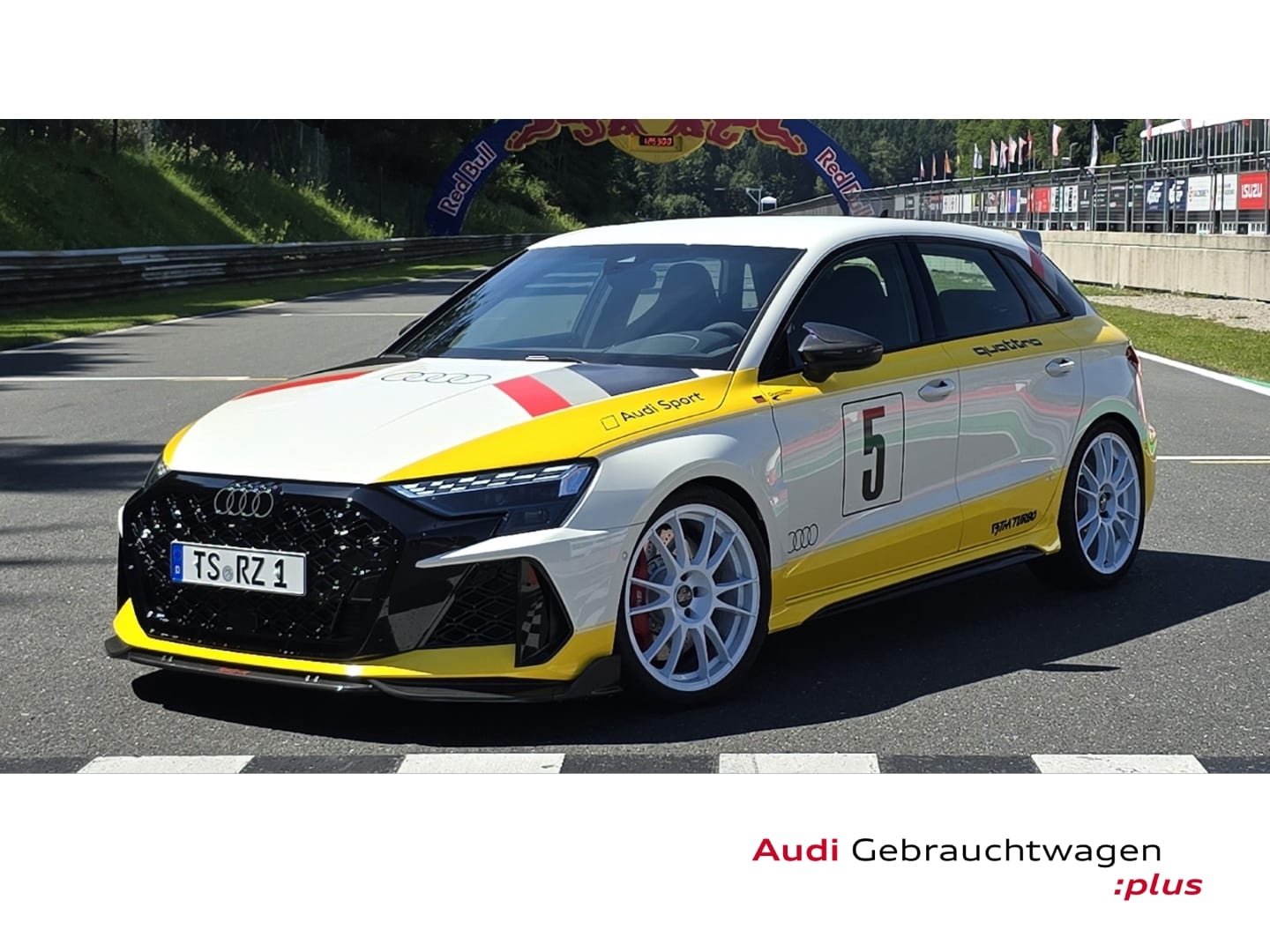 Bild über Audi RS 3 Sportback TFSI quattro S tronic - für weitere Informationen kontaktieren Sie den Audi Partner