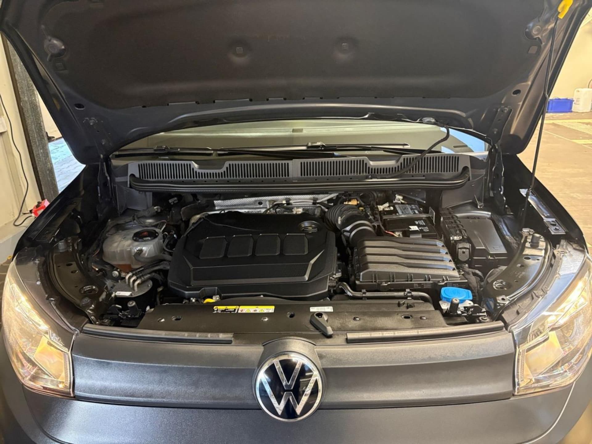Volkswagen Caddy Basis-Modell