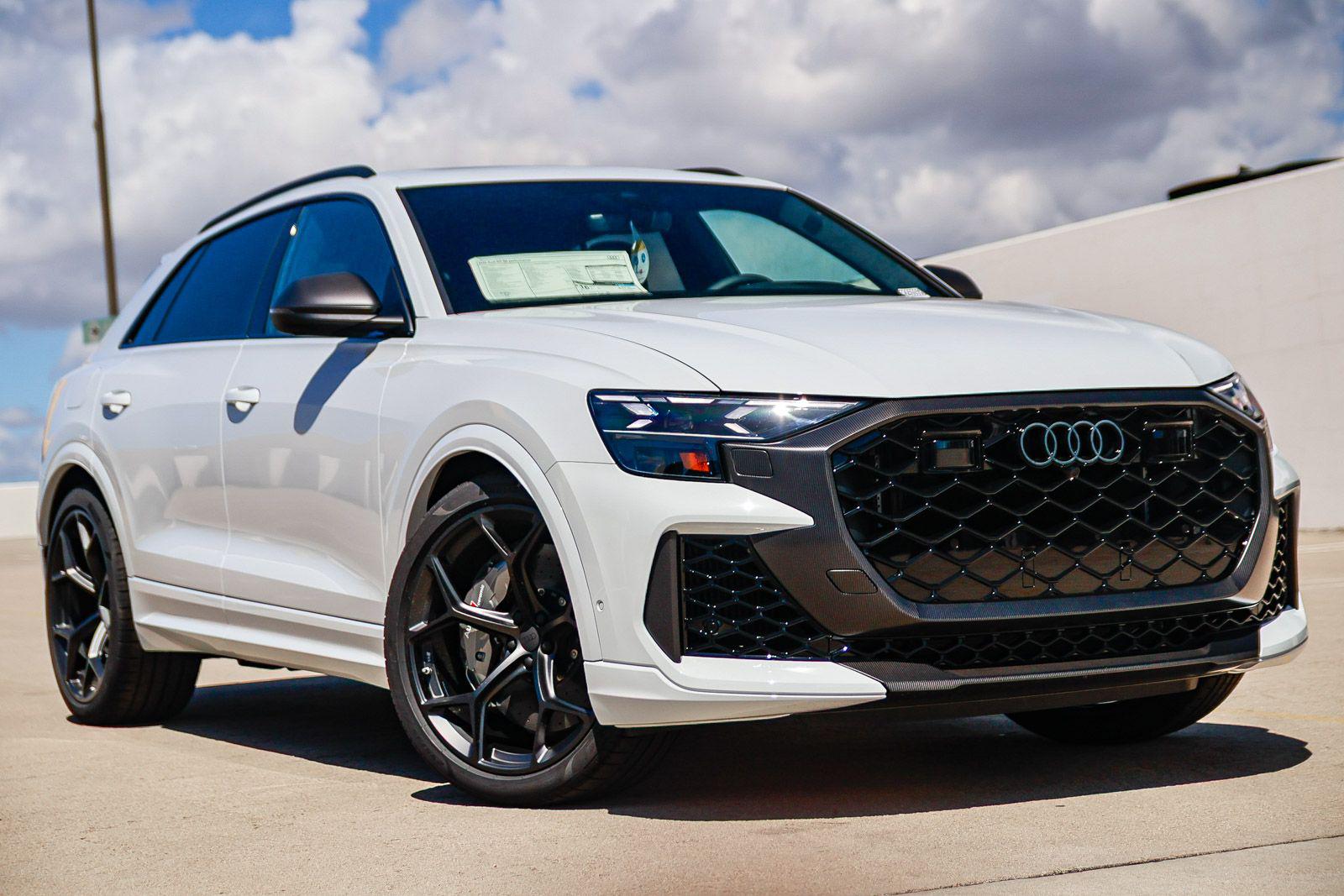 2026 Audi RS Q8 -'s photo