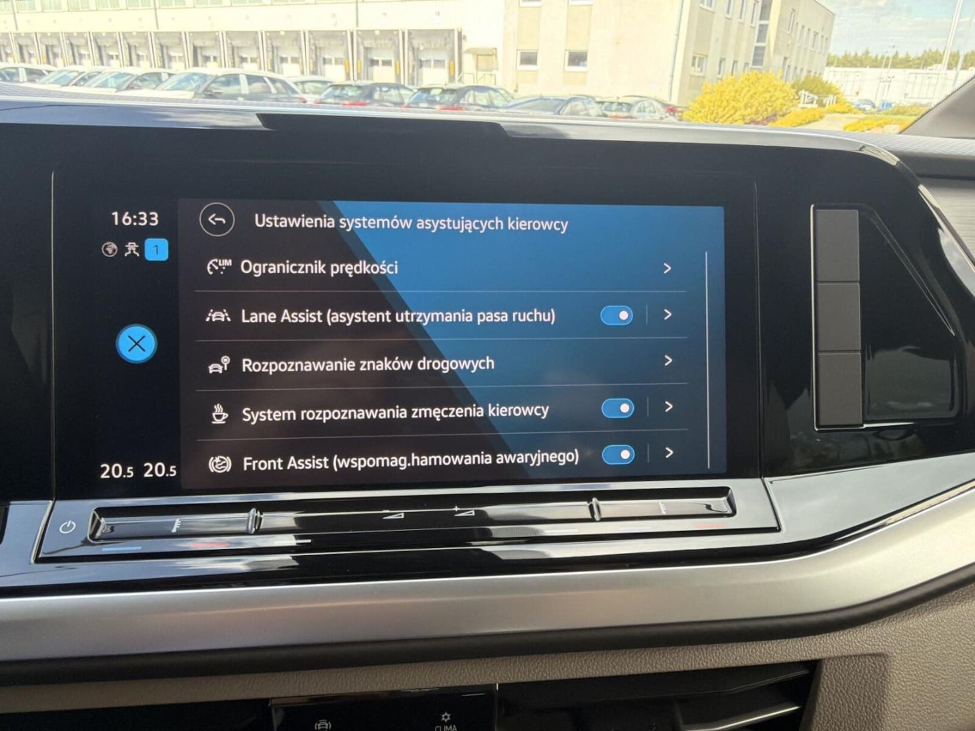 Volkswagen Multivan długi rozstaw osi Life