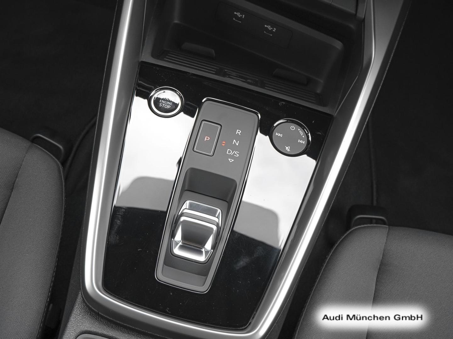 Bild über Audi A3 Limousine 35 TFSI S tronic - für weitere Informationen kontaktieren Sie den Audi Partner