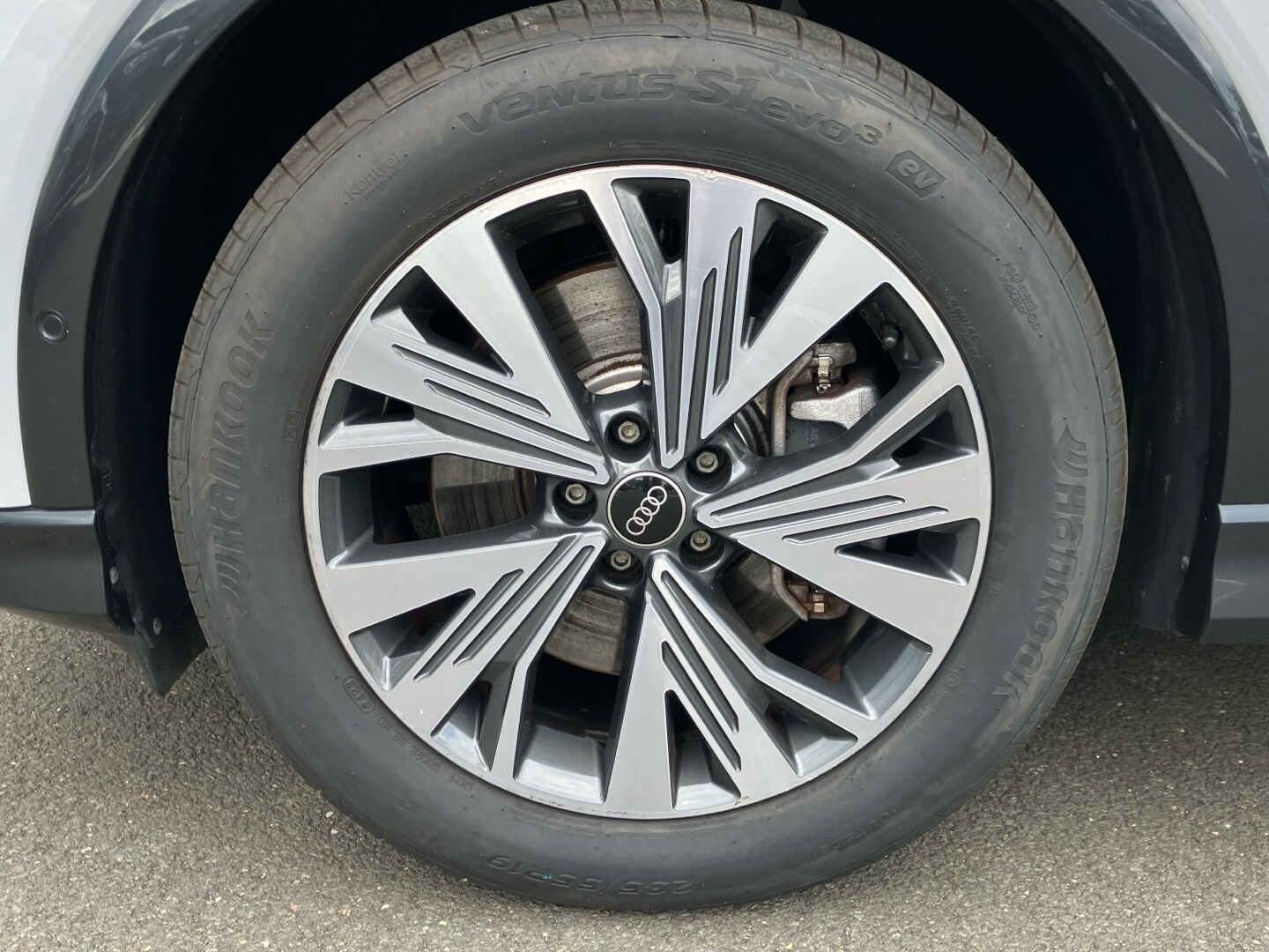 Image about Audi Q4 e-tron 40 e-tron