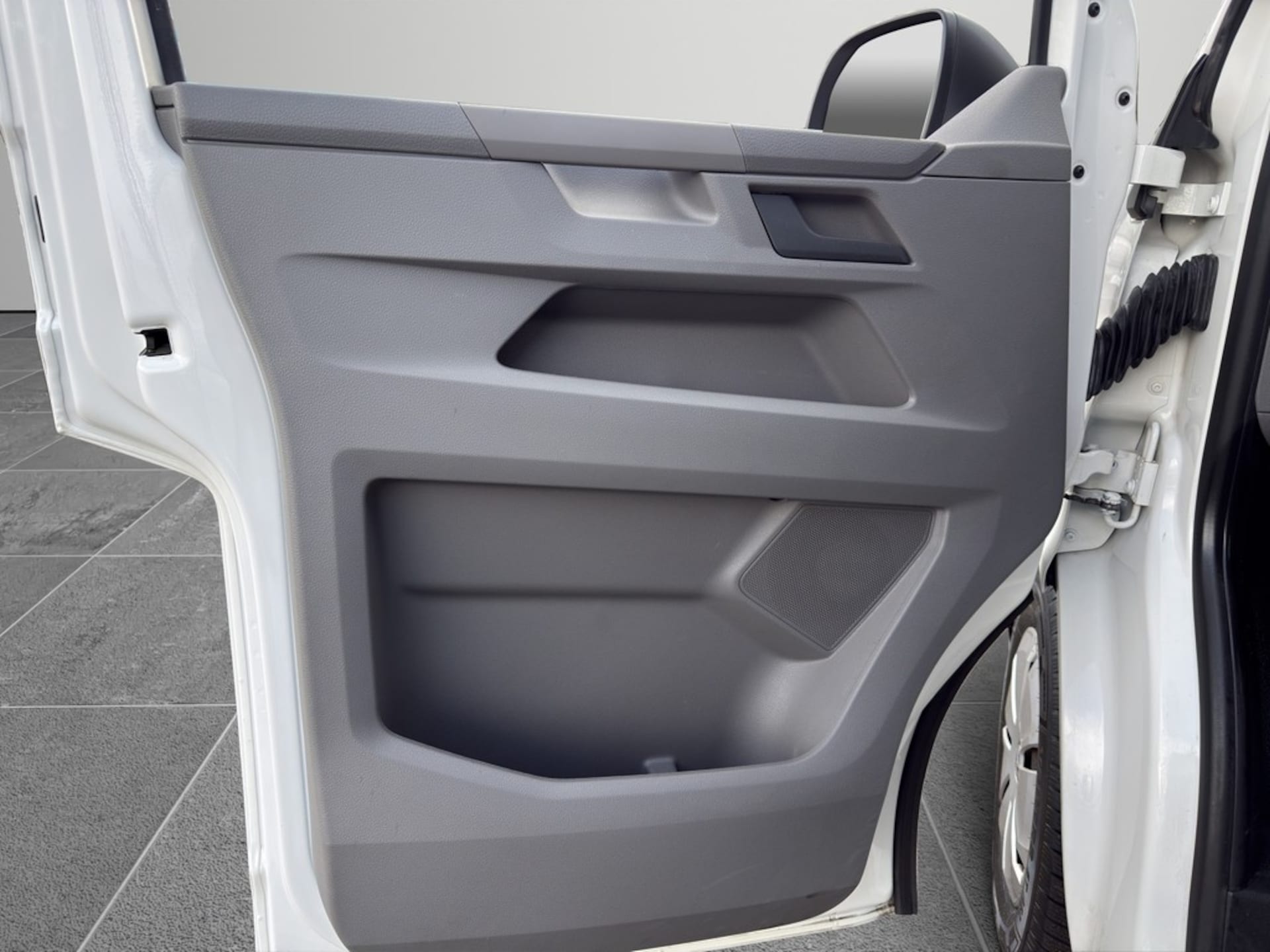 Volkswagen T6.1 Transporter Kasten langer Radstand