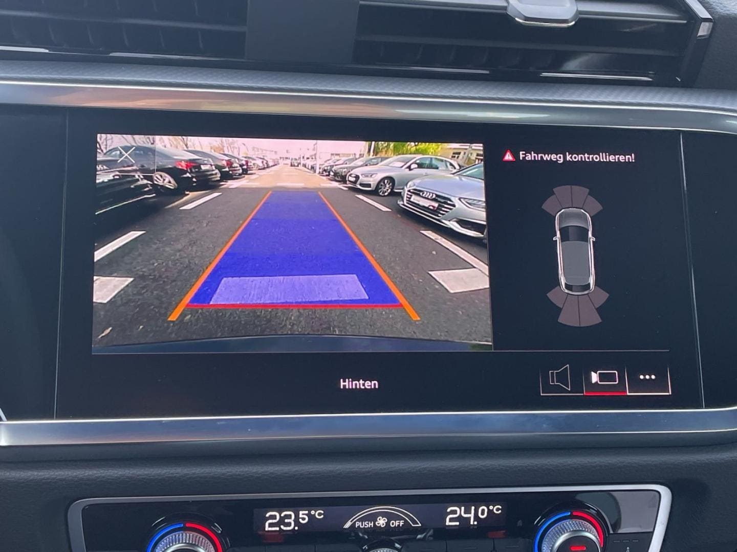 Bild über Audi Q3 Sportback S line 35 TFSI S tronic - für weitere Informationen kontaktieren Sie den Audi Partner
