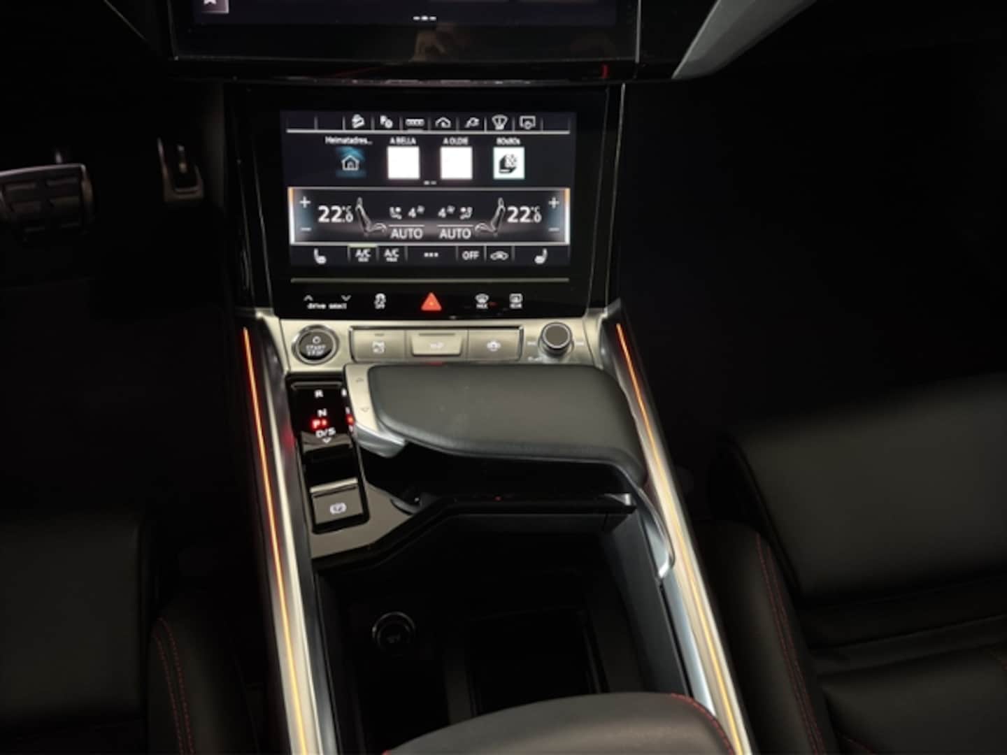 Bild über Audi Q8 Sportback e-tron S line 55 e-tron quattro - für weitere Informationen kontaktieren Sie den Audi Partner