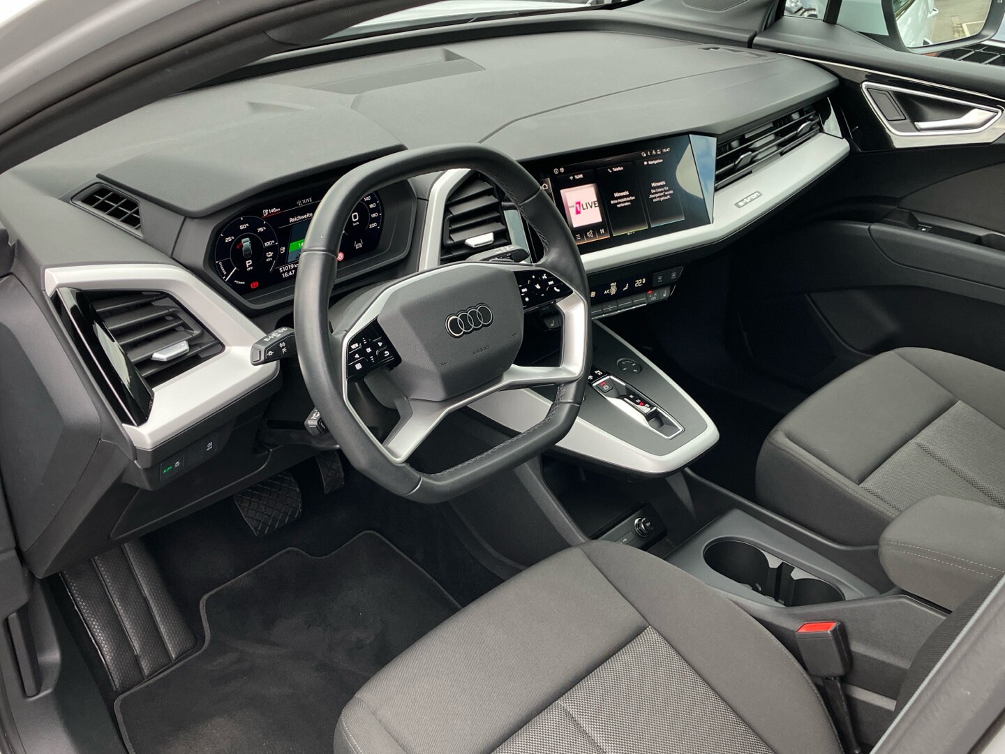 Image about Audi Q4 e-tron 40 e-tron
