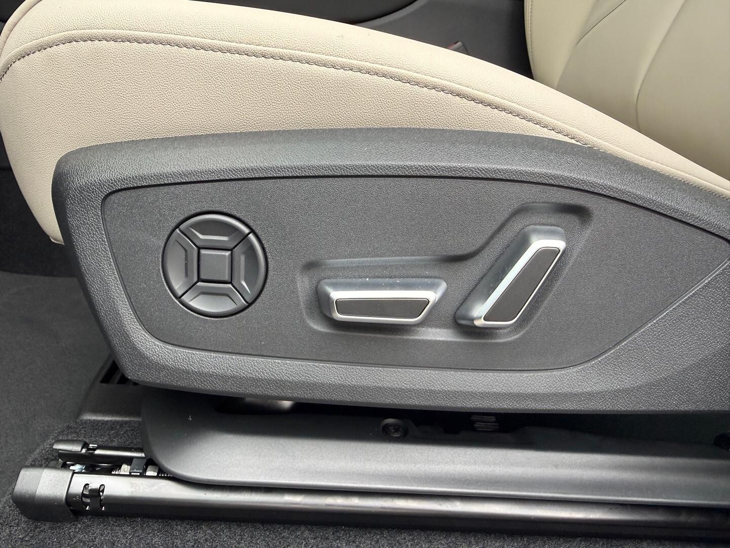 Image about Audi Q3 SUV TFSI 110 kW