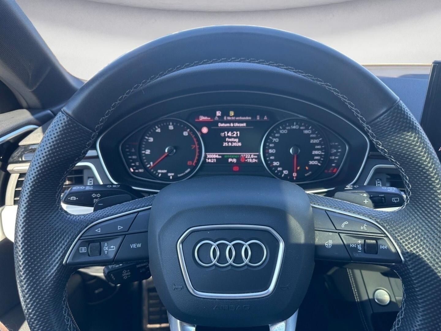 Bild über Audi A4 Avant S line 40 TFSI S tronic - für weitere Informationen kontaktieren Sie den Audi Partner