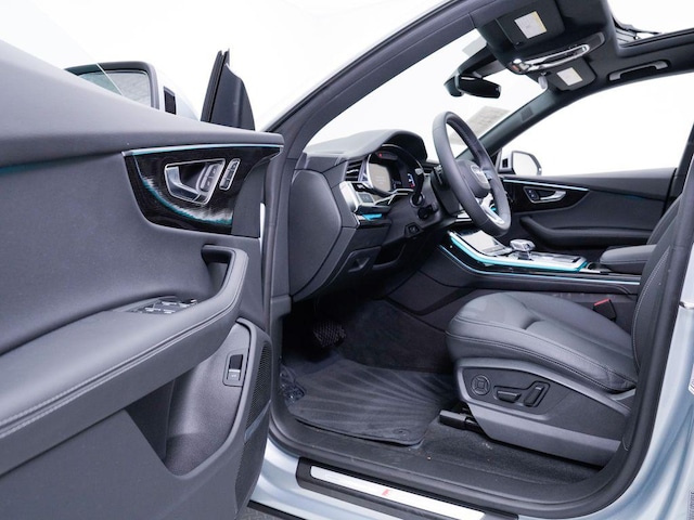 2025 Audi Q8