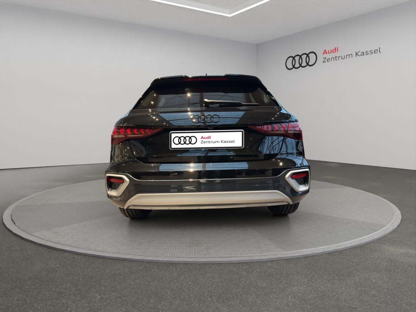 Bild über Audi A3 allstreet TFSI 110 kW S tronic - für weitere Informationen kontaktieren Sie den Audi Partner