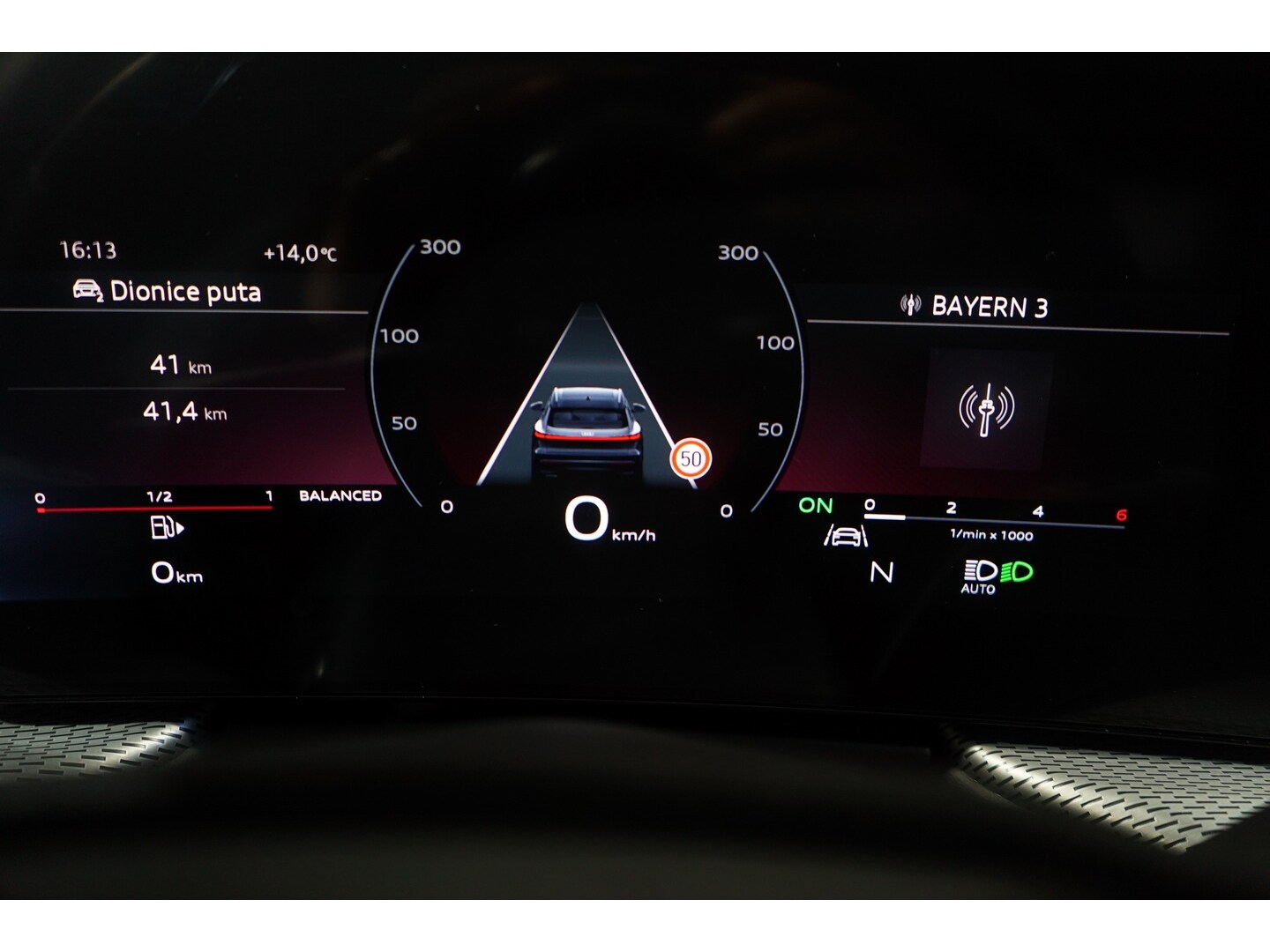 Bild über Audi Q5 SUV TDI quattro 150 kW S tronic - für weitere Informationen kontaktieren Sie den Audi Partner