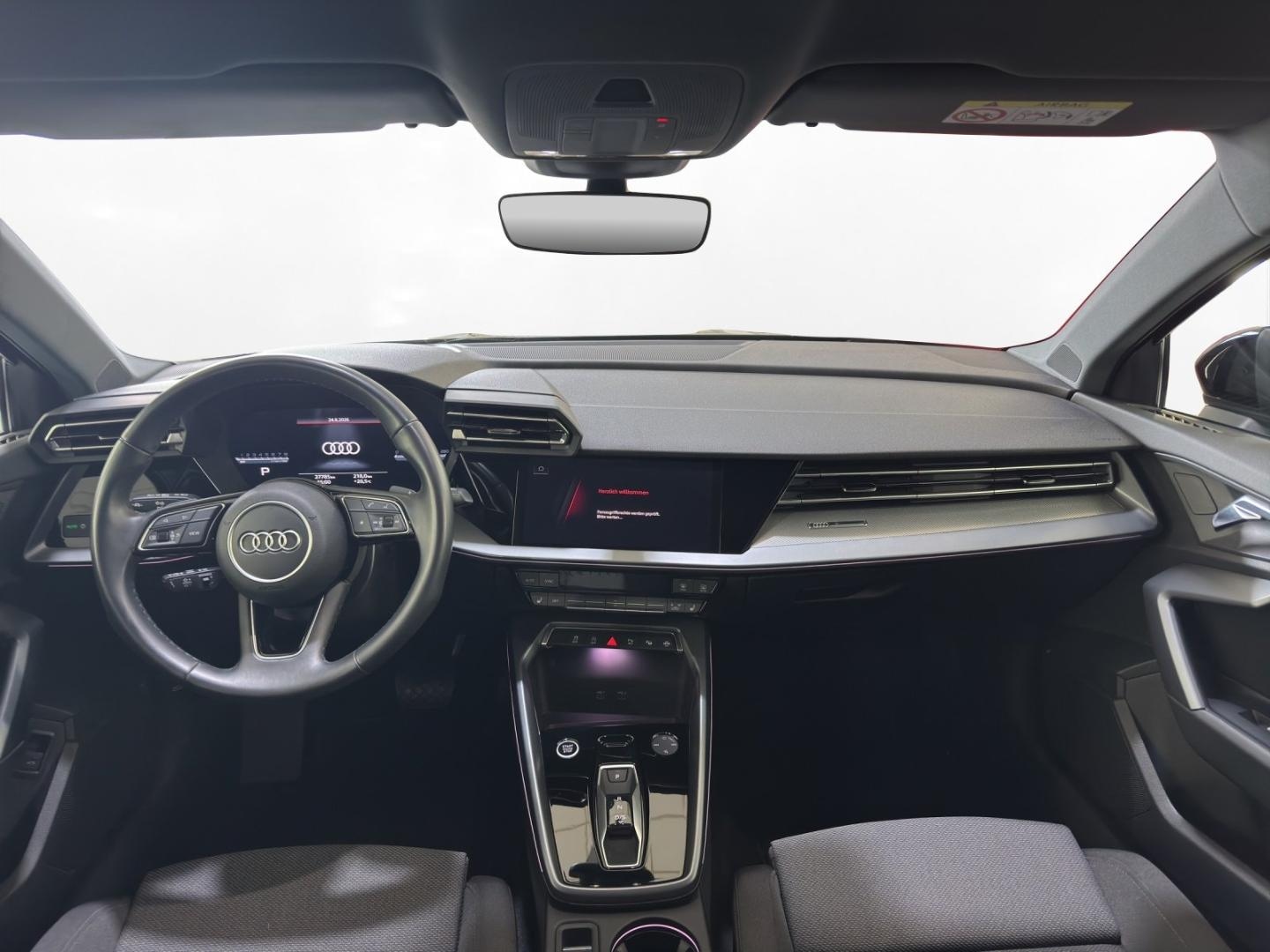 Bild über Audi A3 allstreet 35 TFSI S tronic - für weitere Informationen kontaktieren Sie den Audi Partner