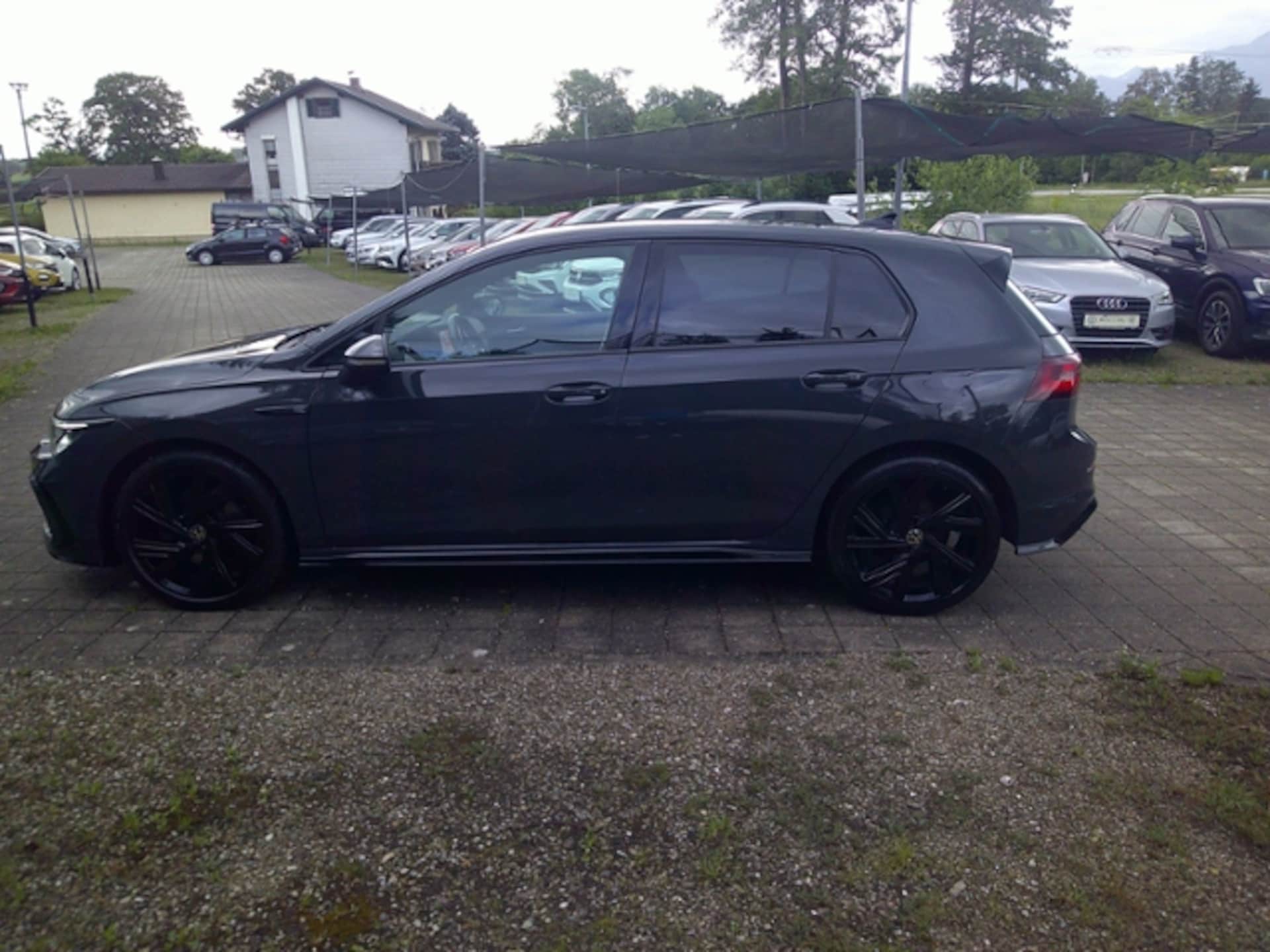 Volkswagen Golf R-Line
