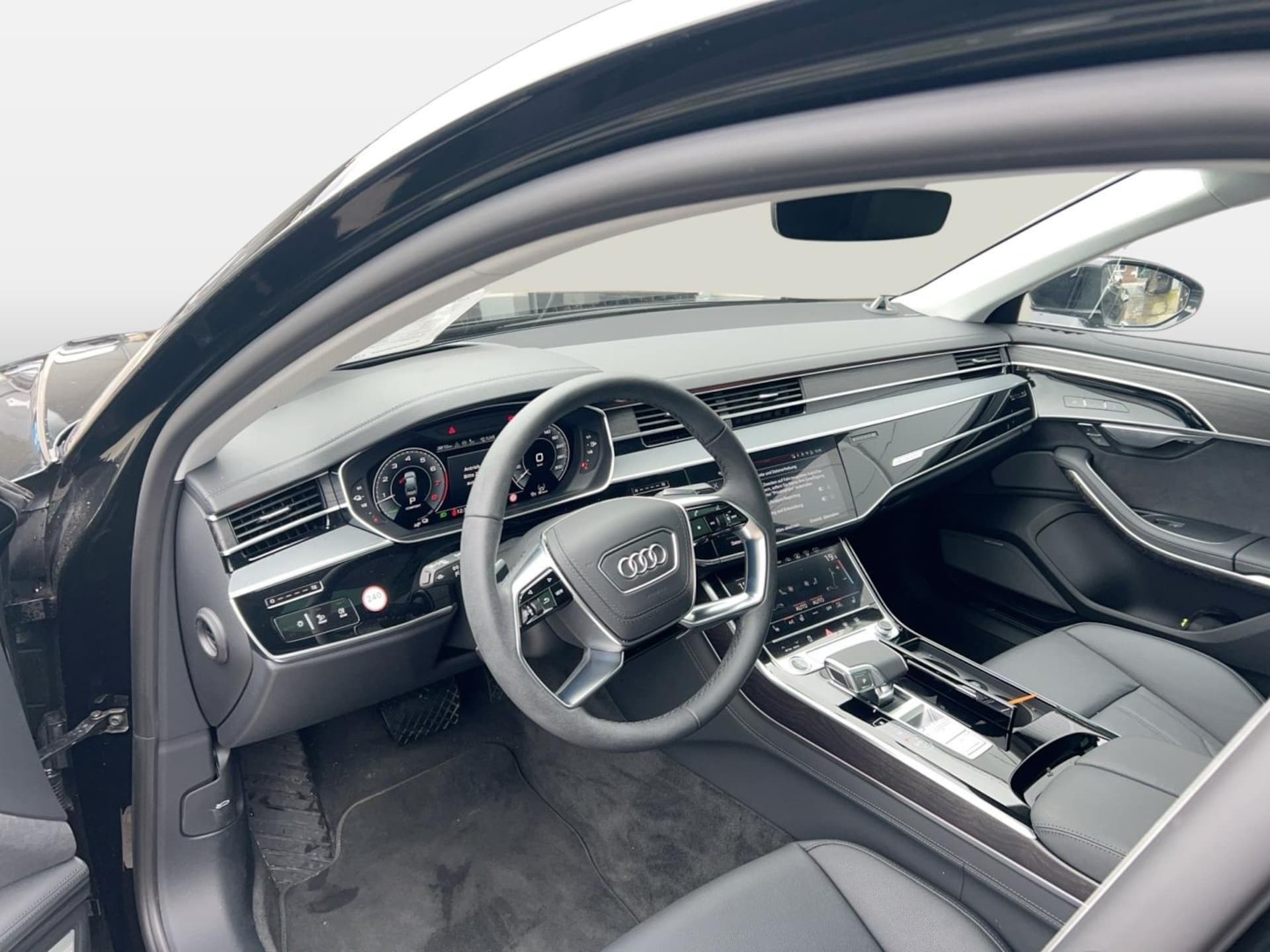 Audi A8 L TFSI e