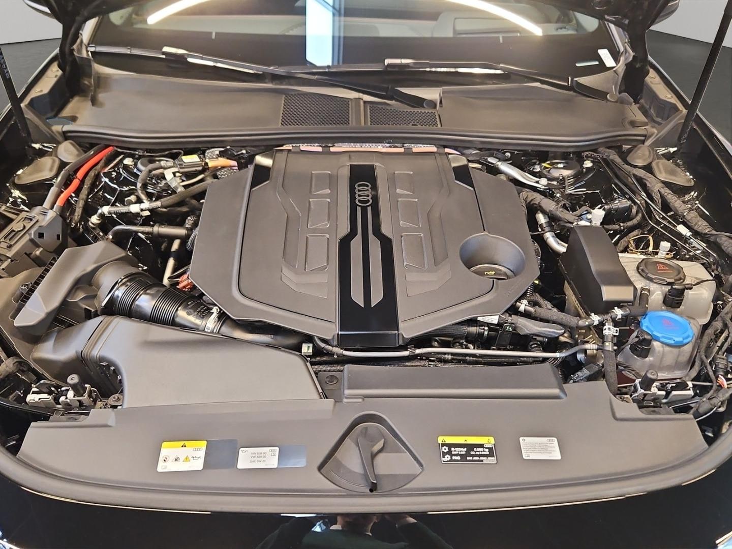 Bild über Audi A6 Avant TFSI quattro 270 kW S tronic - für weitere Informationen kontaktieren Sie den Audi Partner