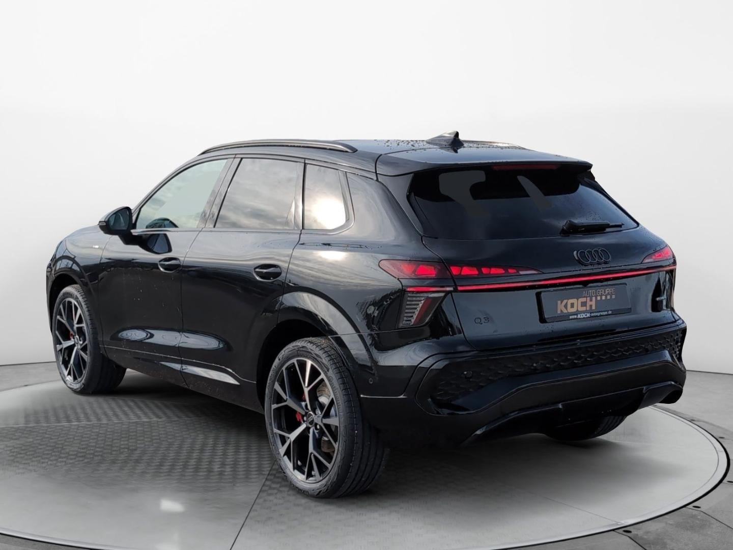 Bild über Audi Q3 SUV TFSI quattro 195 kW S tronic - für weitere Informationen kontaktieren Sie den Audi Partner