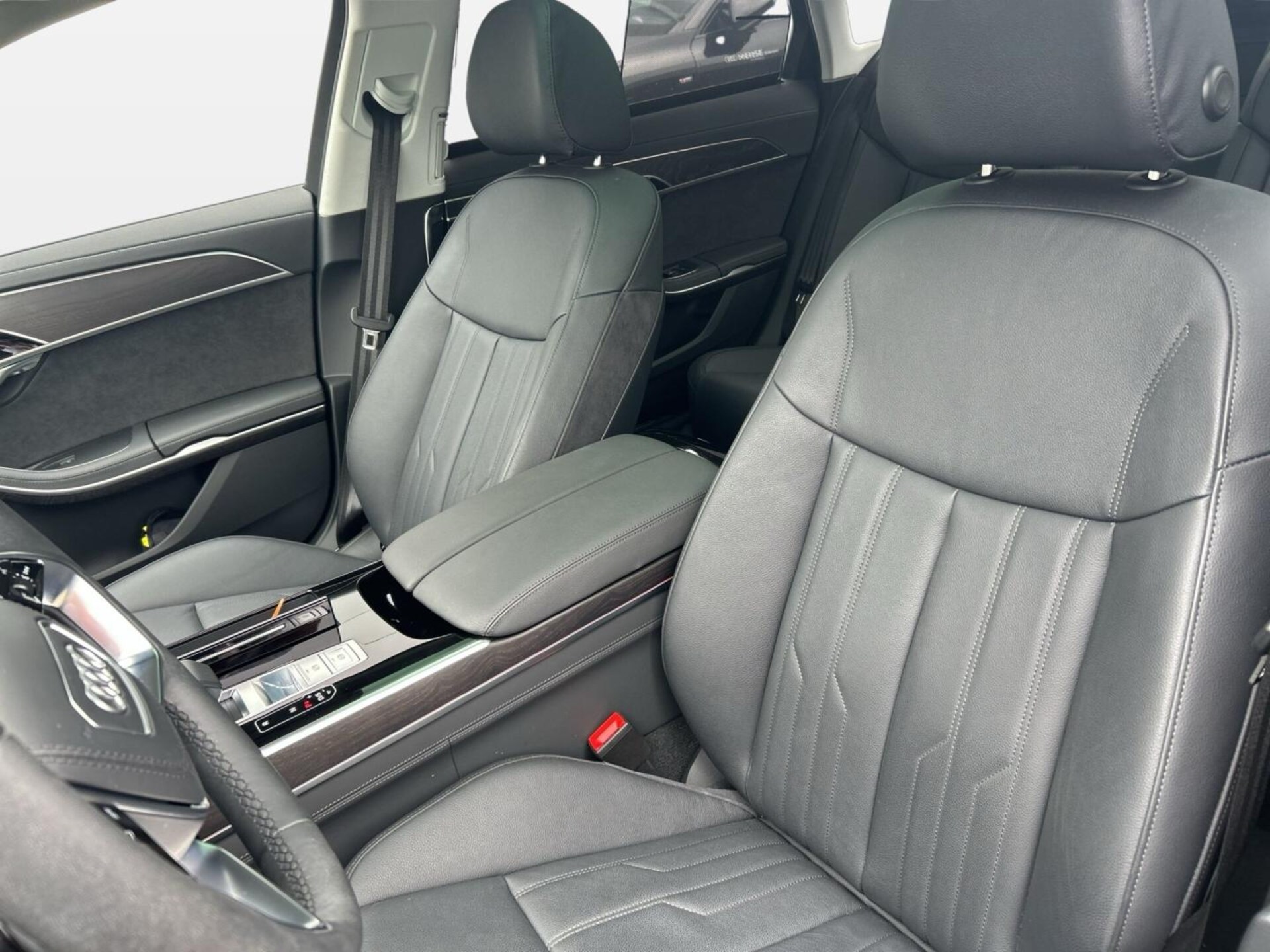 Audi A8 L TFSI e