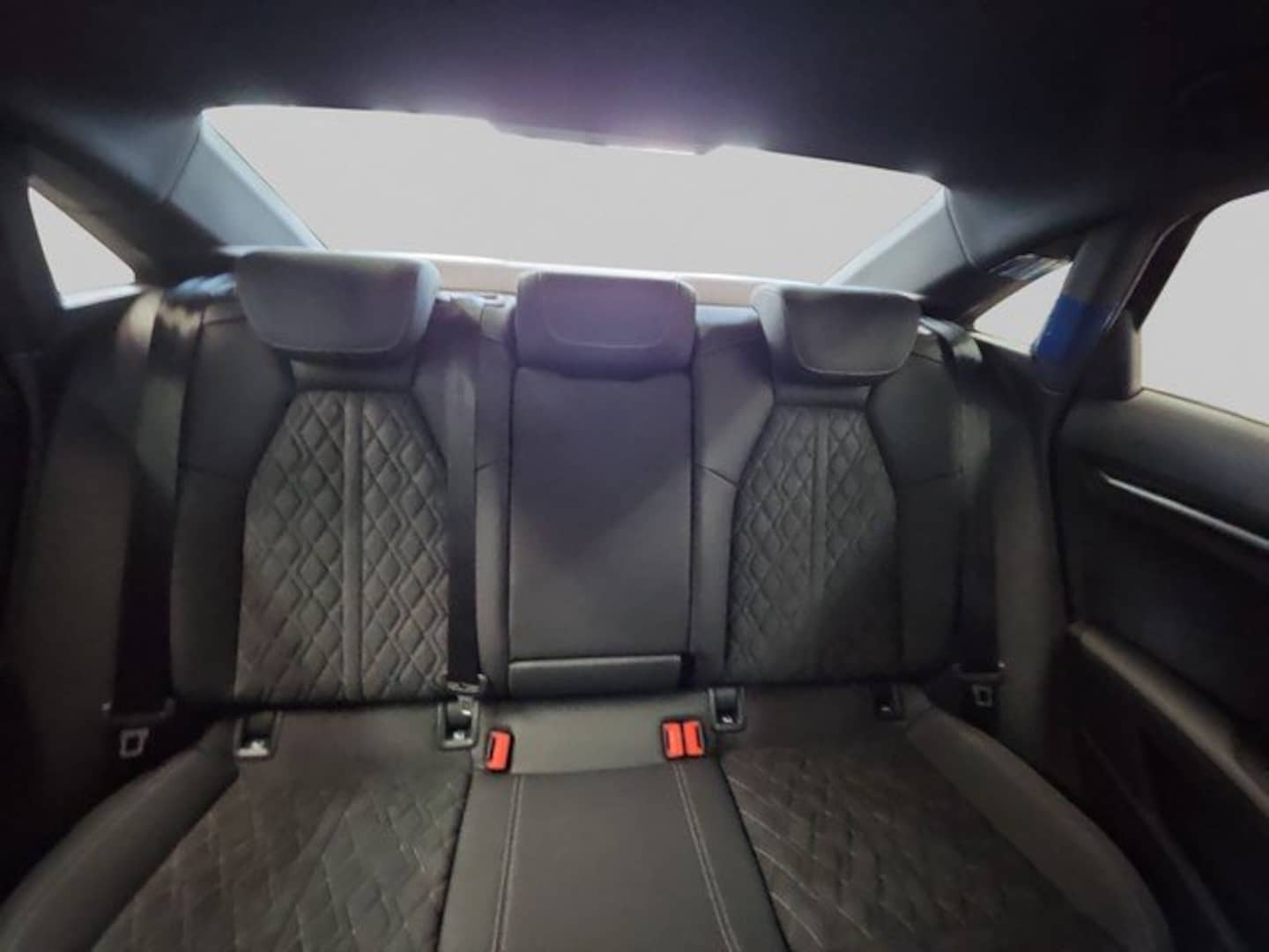 Bild über Audi S3 Limousine TFSI quattro S tronic - für weitere Informationen kontaktieren Sie den Audi Partner