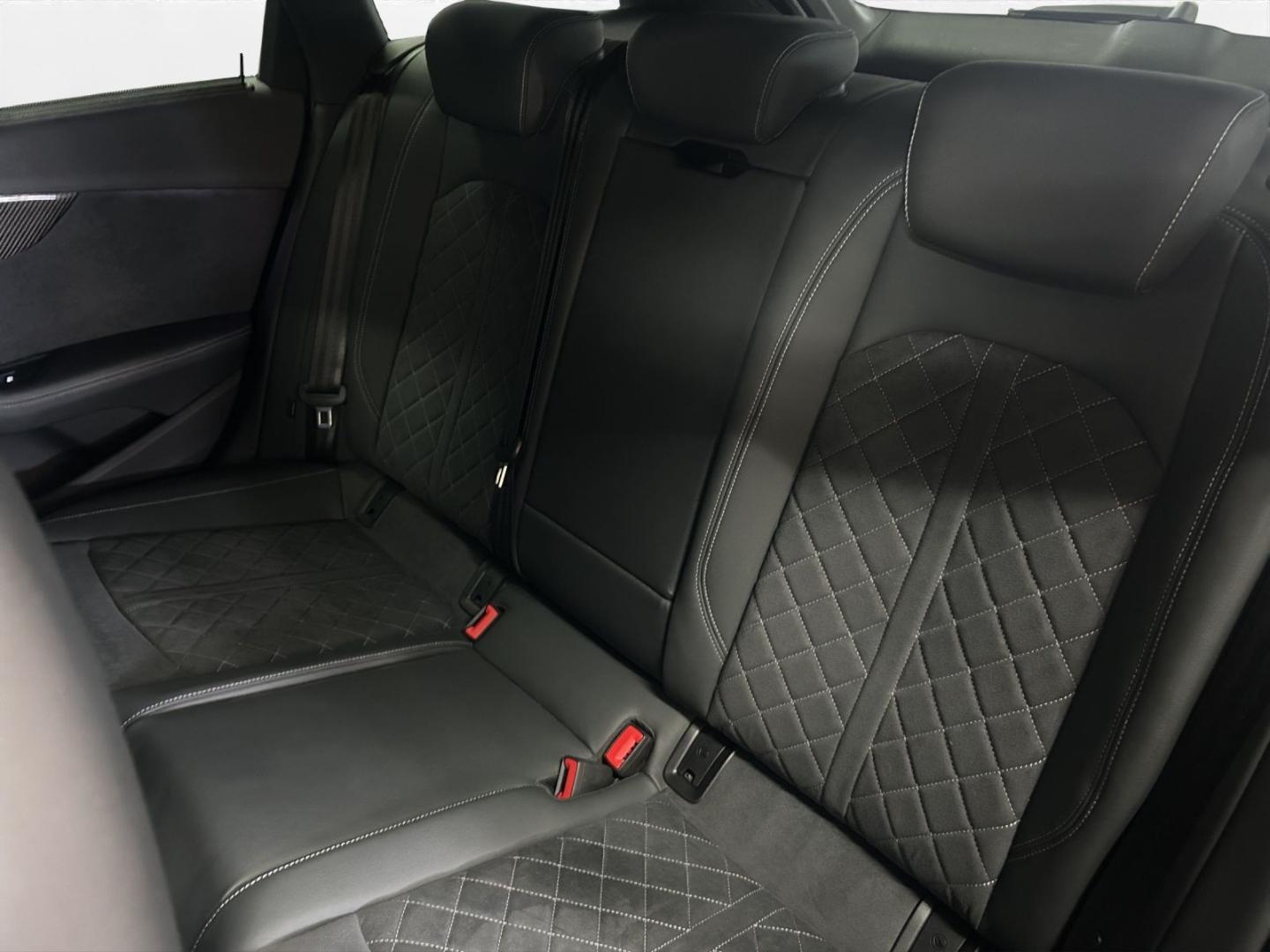 Image about Audi RS 4 Avant TFSI quattro tiptronic