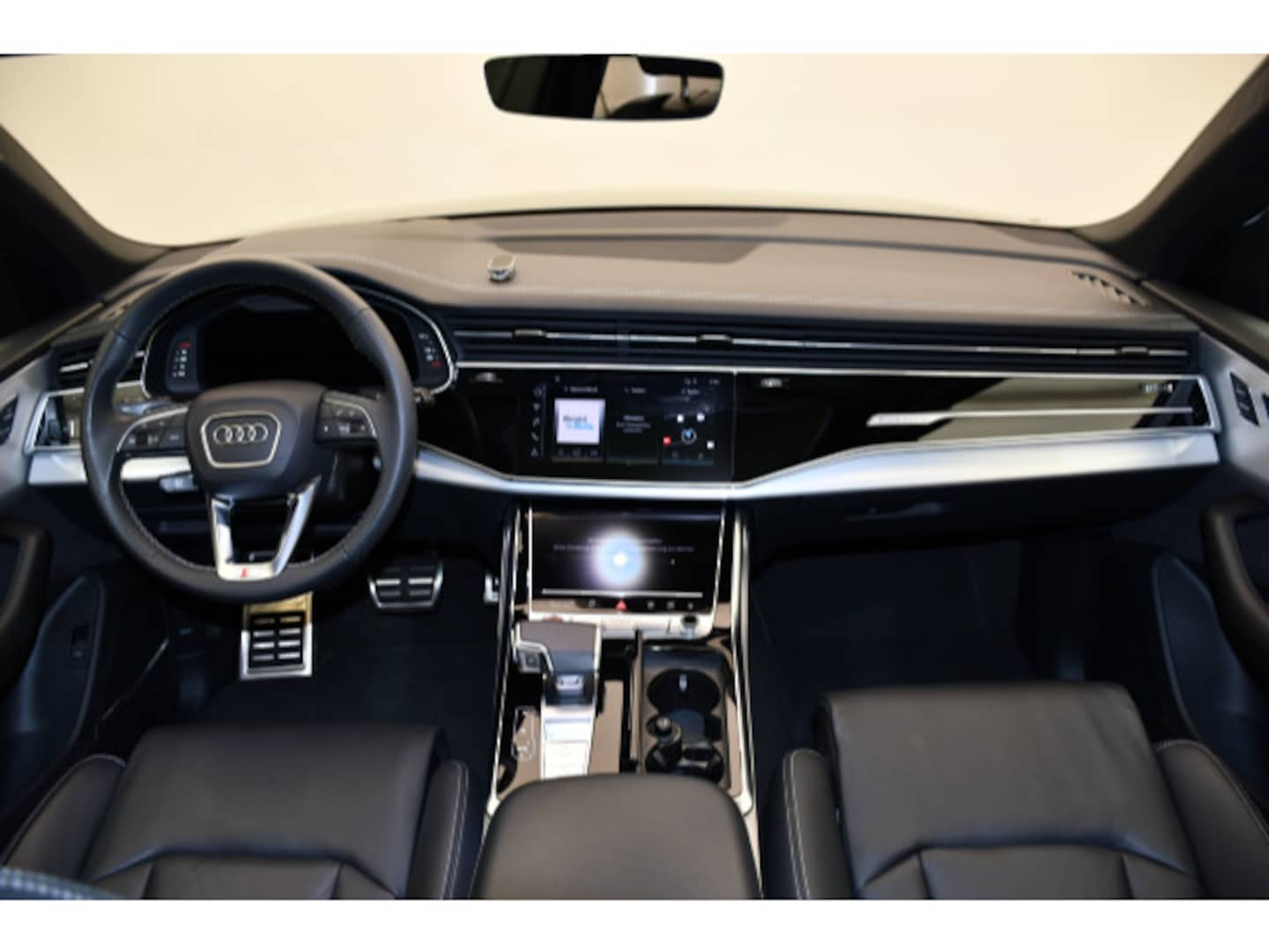 Bild über Audi SQ8 TFSI quattro tiptronic - für weitere Informationen kontaktieren Sie den Audi Partner