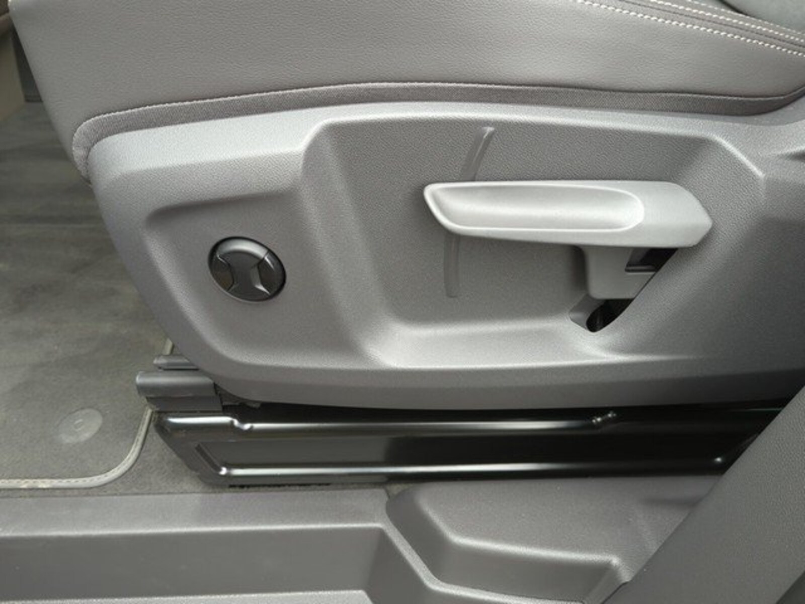 Volkswagen Multivan Langversion – Bild 16
