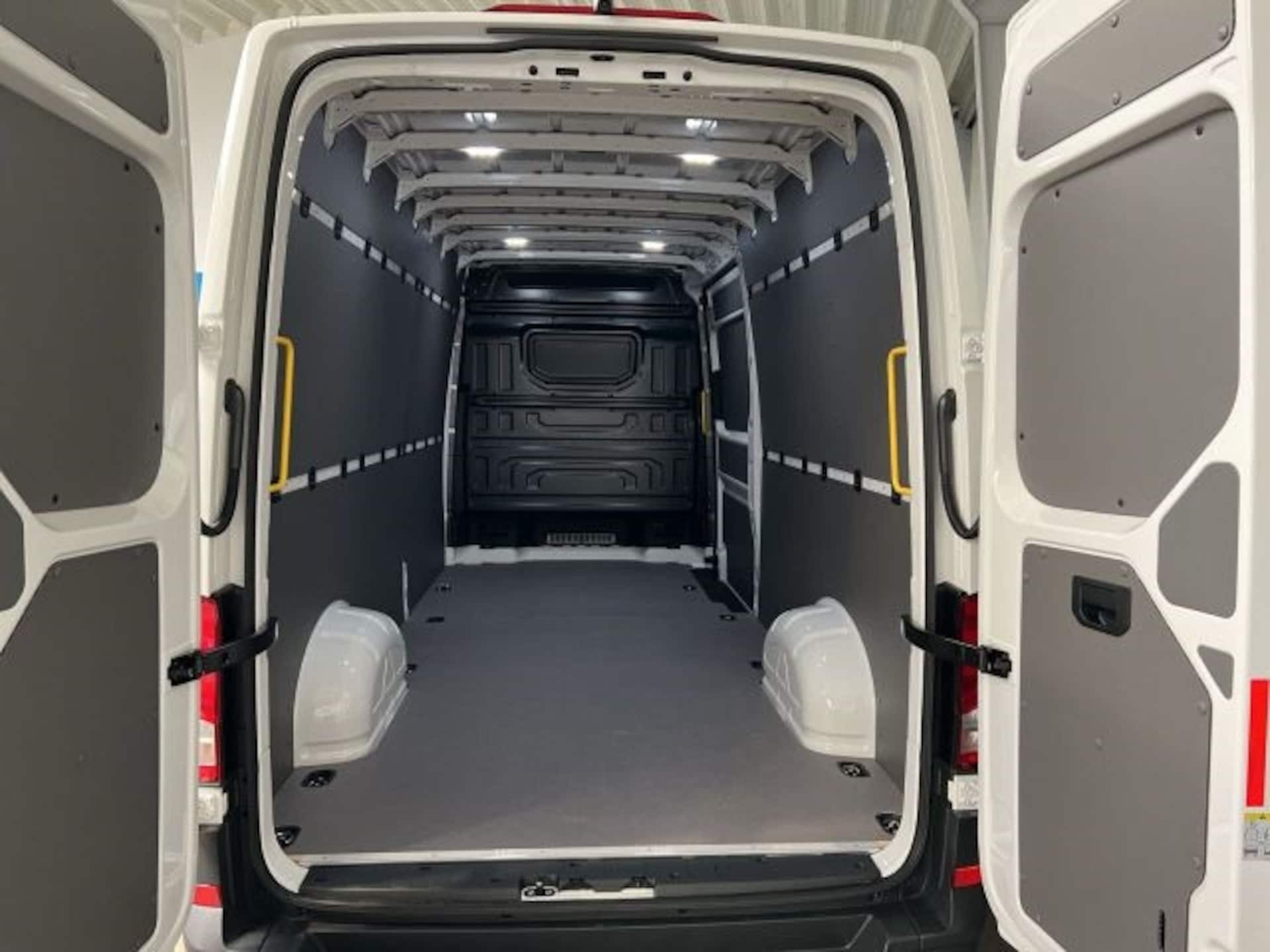 Volkswagen Crafter Kasten langer Radstand