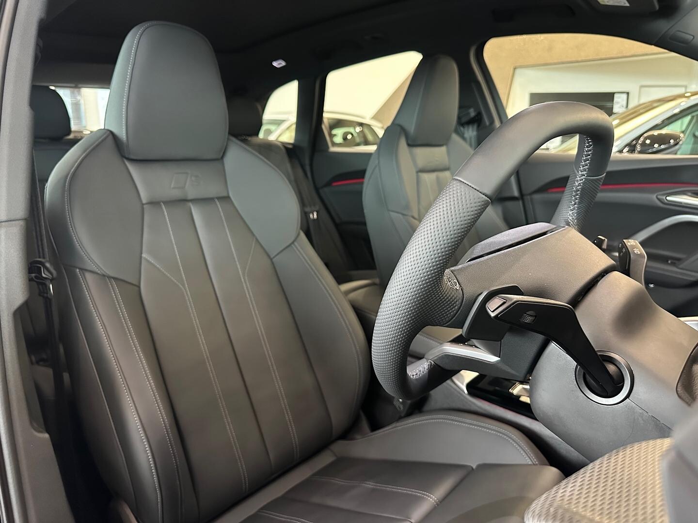 Image about Audi Q5 SUV TDI quattro 150 kW sport