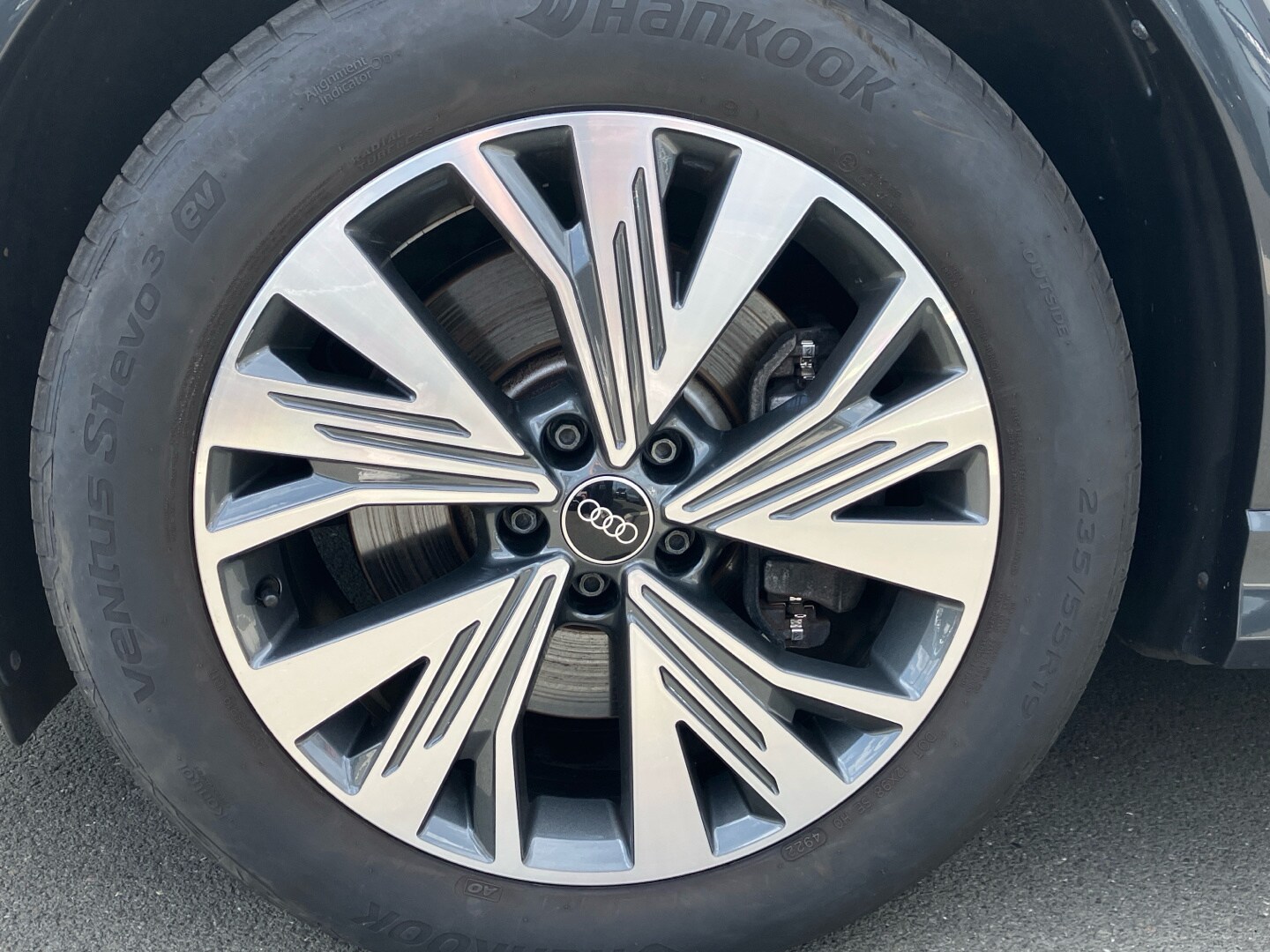 Image about Audi Q4 e-tron 40 e-tron