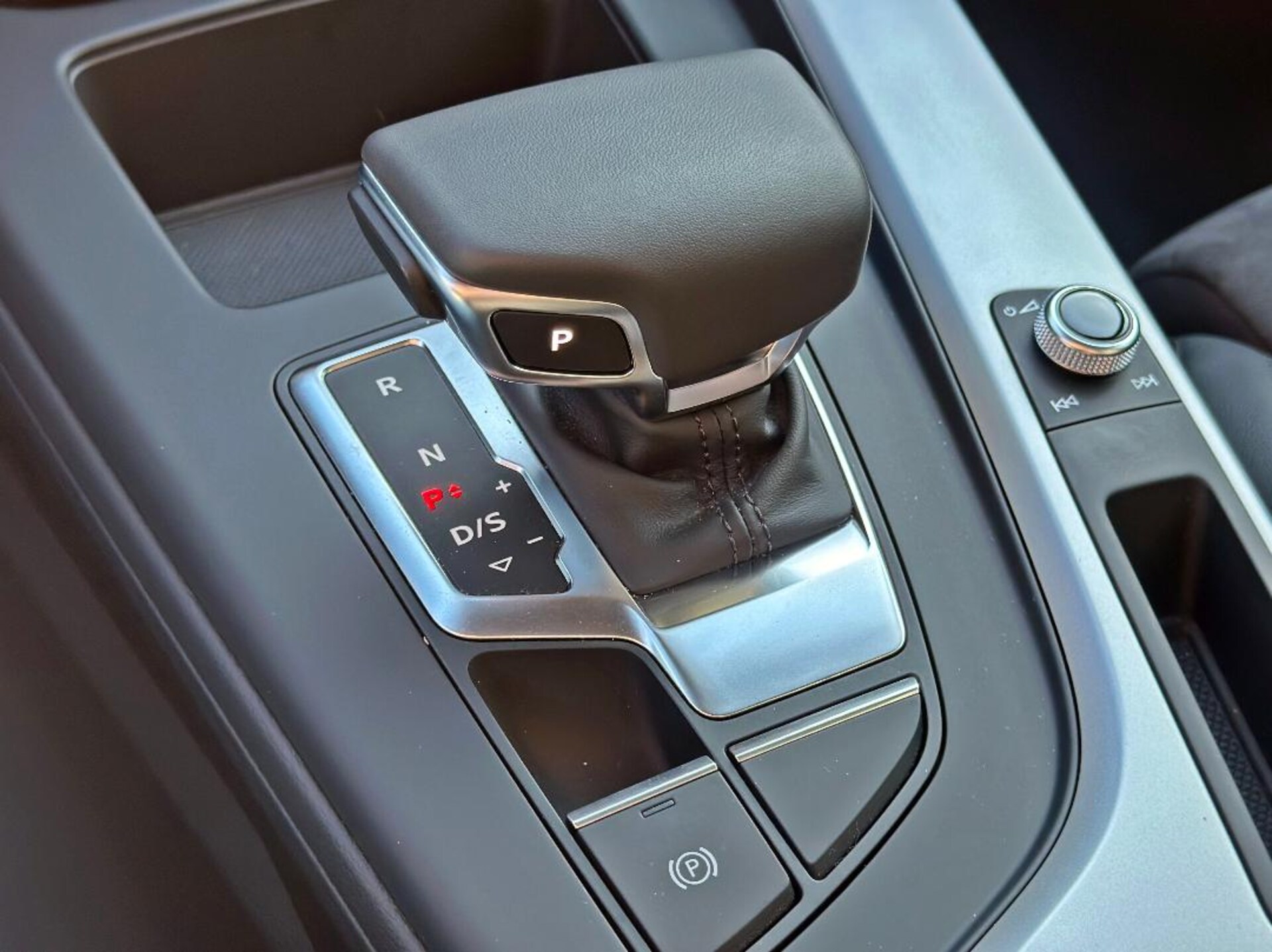 Audi A4 Avant S line